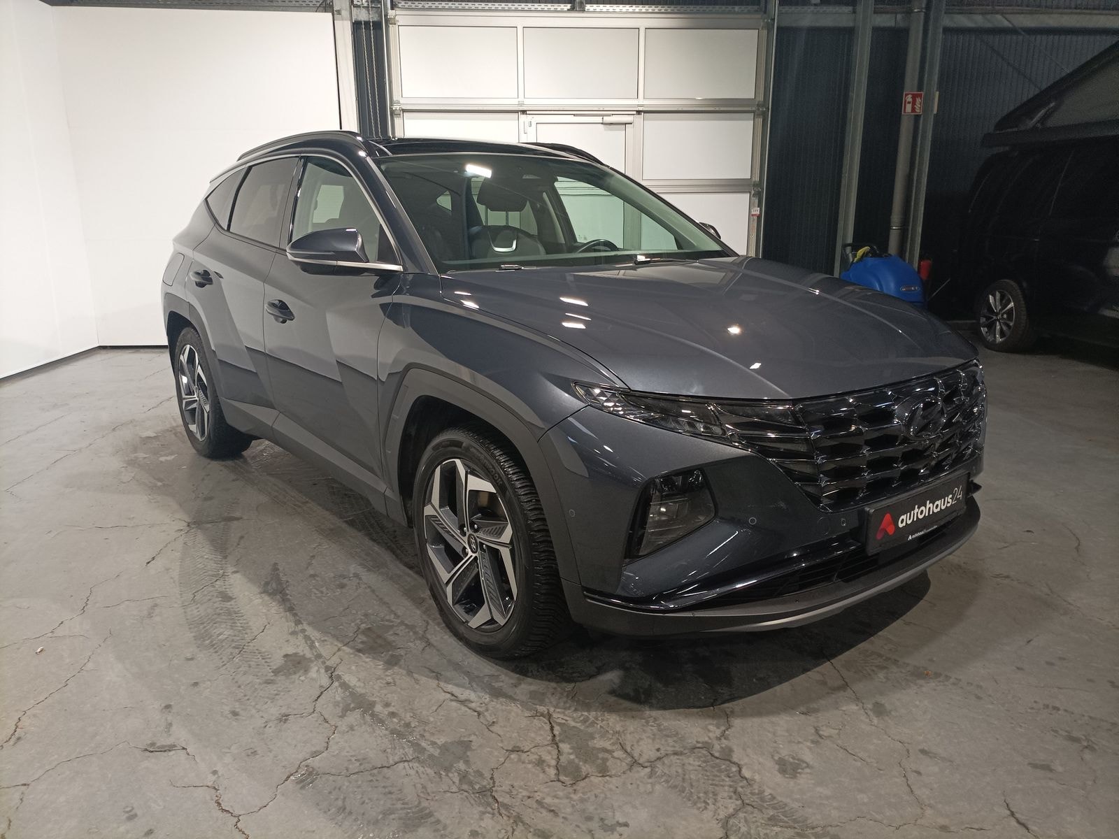 Hyundai Tucson SUV / Crossover / Geländewagen HYUNDAI Tucson 1.6 T-GDI Plug-in Hybrid 4WD Auto Sports Utility Vehicle #1