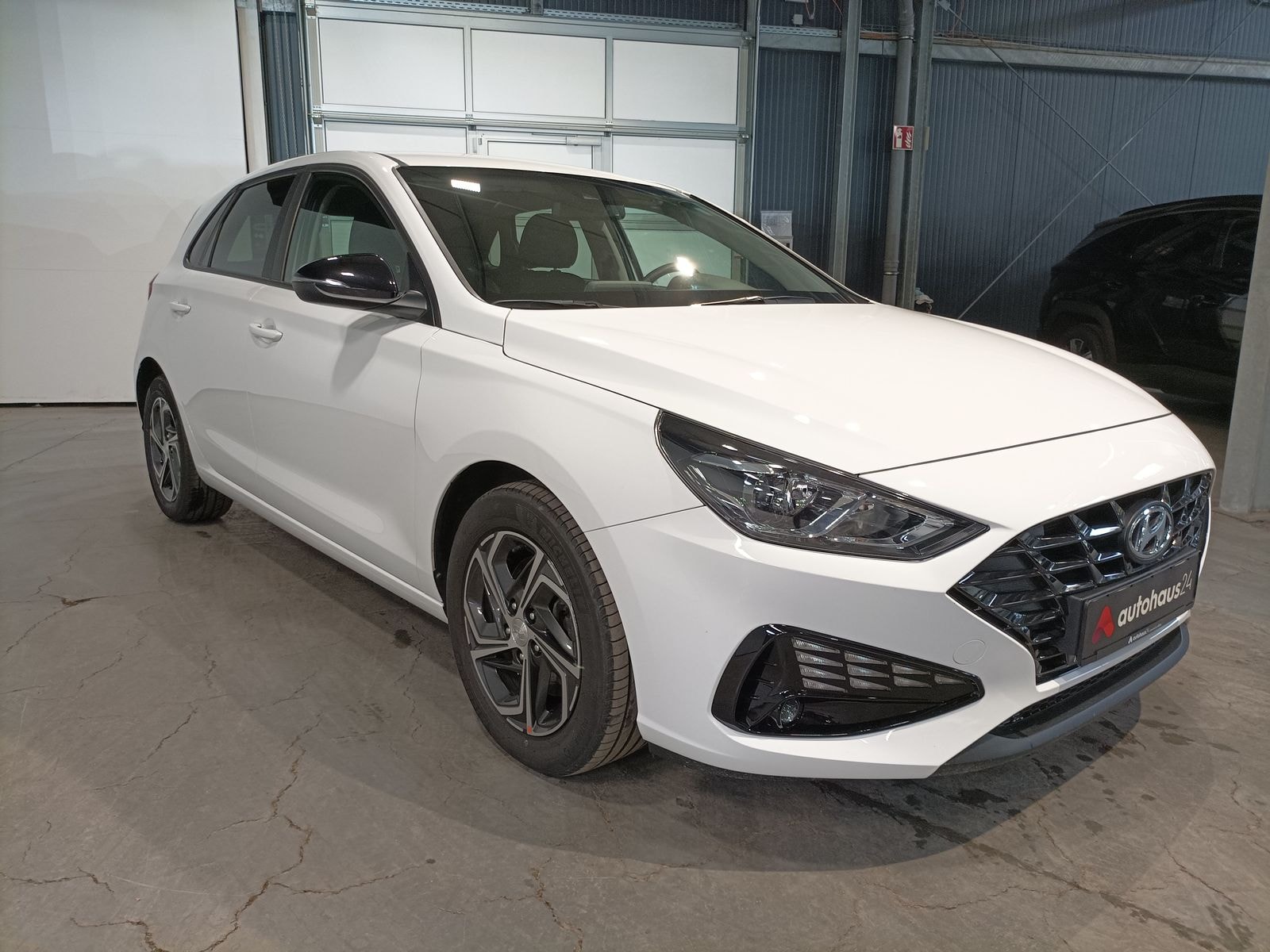 Hyundai i30 Limousine HYUNDAI i30 1.0 T-GDI EDITION 30 DCT Schräghecklimousine #1