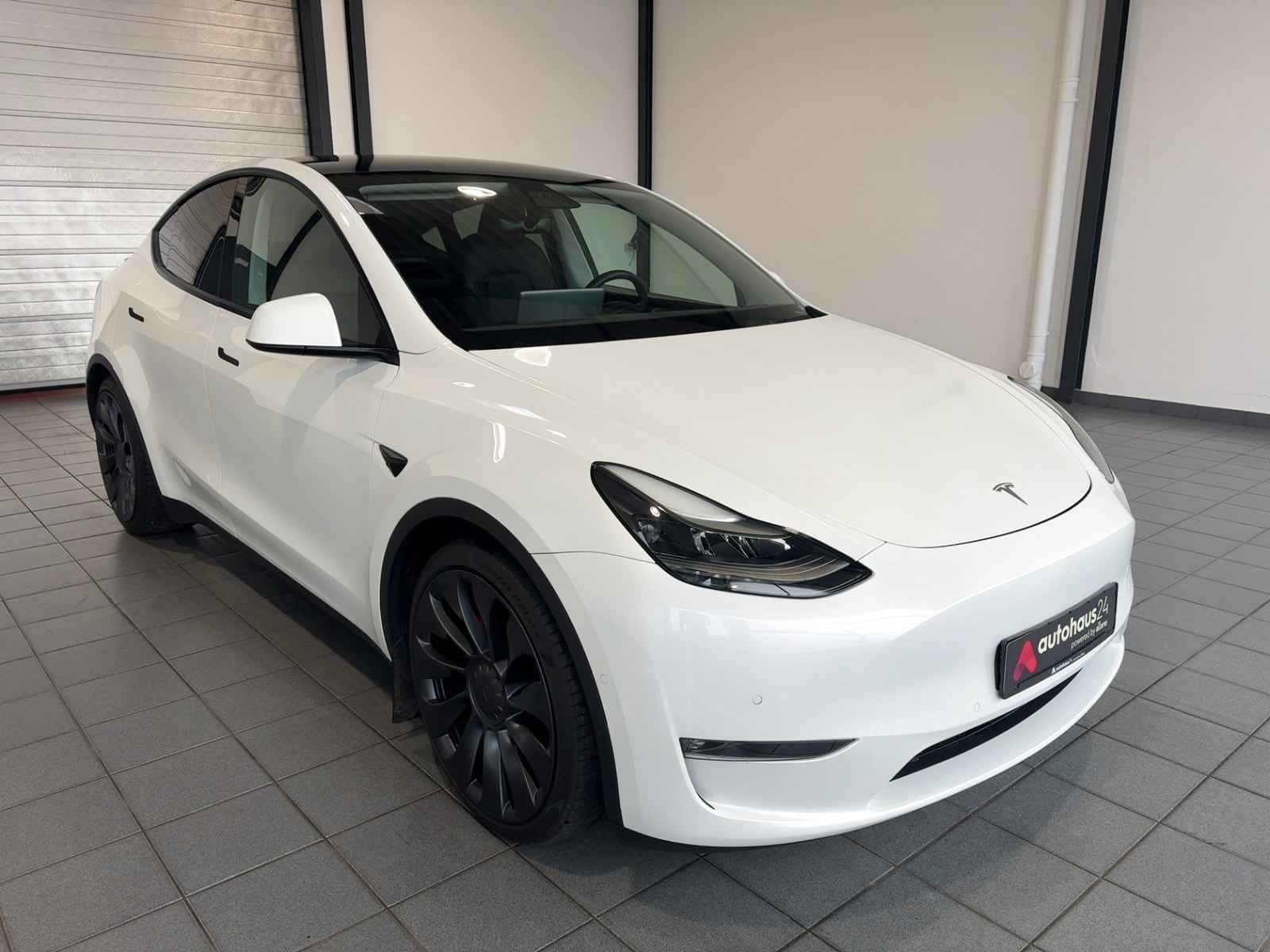 TESLA Model Y SUV / Crossover / Geländewagen TESLA Model Y Performance Dual Motor AWD Schräghecklimousine #1