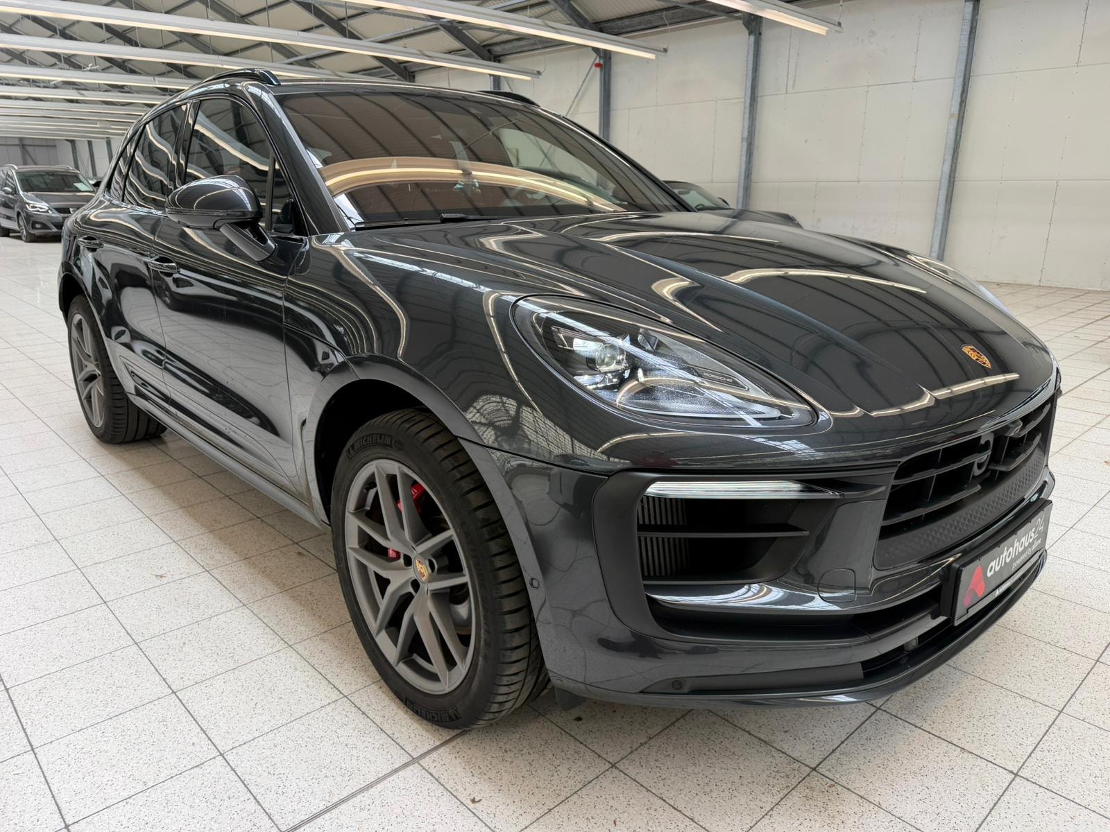 Porsche Macan SUV / Crossover / Geländewagen PORSCHE Macan S Sports Utility Vehicle #1