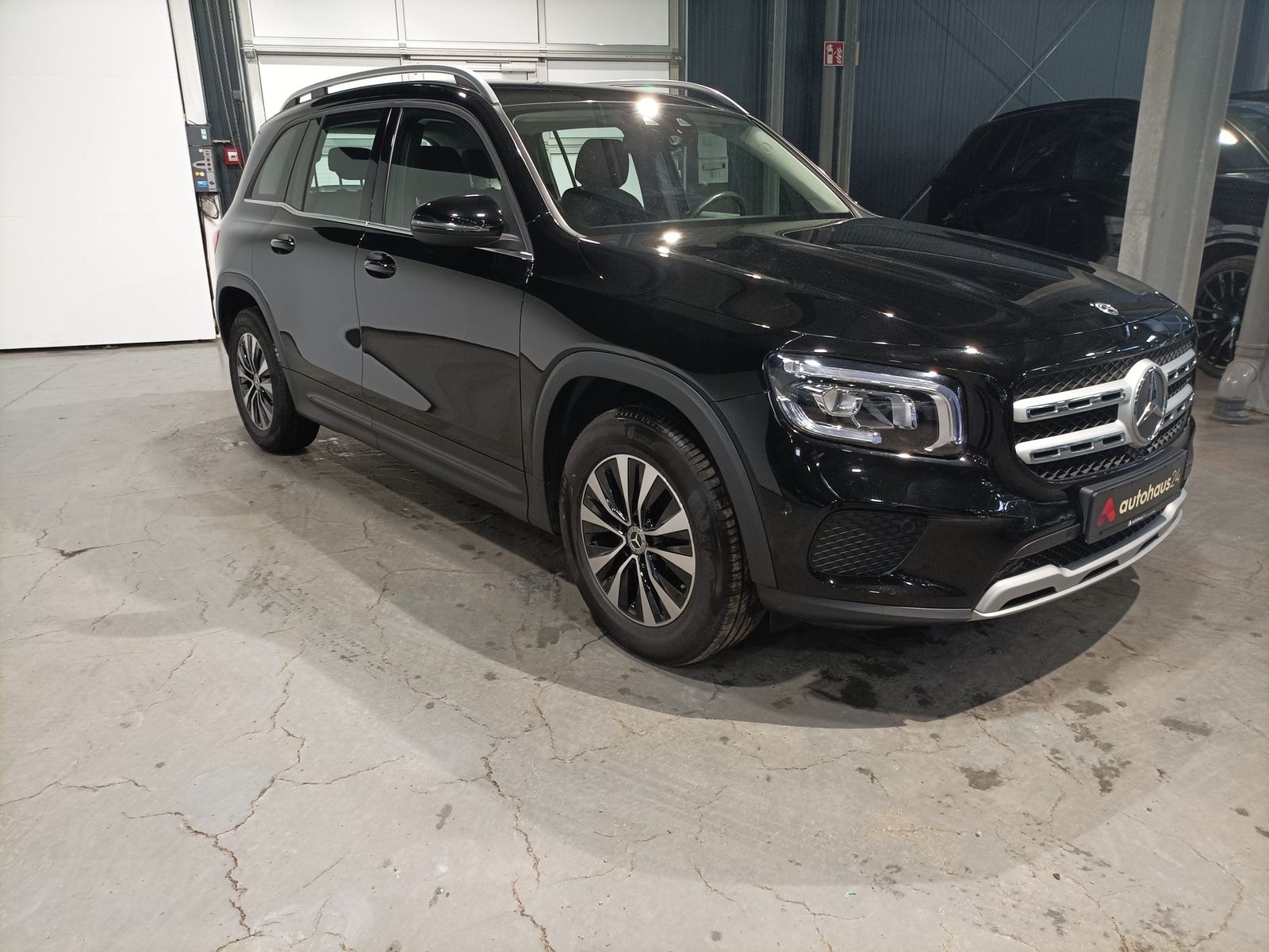 Mercedes-Benz GLB-Klasse SUV / Crossover / Geländewagen MERCEDES GLB GLB 200 d DCT Sports Utility Vehicle #1