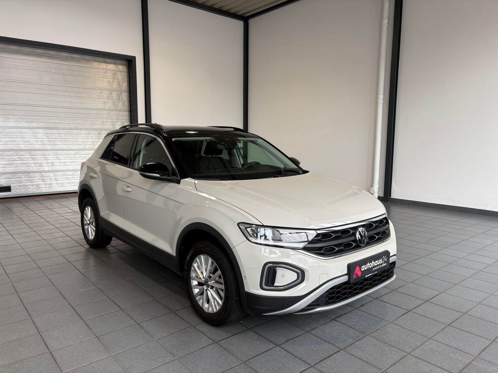 Volkswagen T-Roc SUV / Crossover / Geländewagen VOLKSWAGEN T-Roc 1.0 TSI OPF Life Sports Utility Vehicle #1