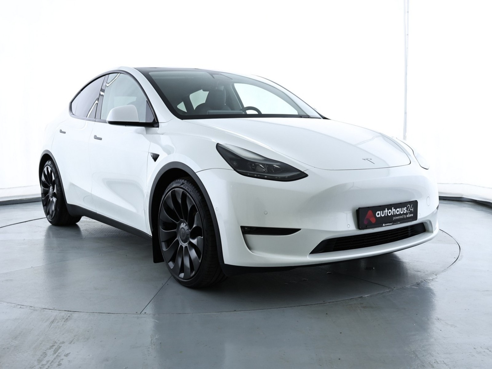 TESLA Model Y SUV / Crossover / Geländewagen TESLA Model Y Performance Dual Motor AWD Schräghecklimousine #1