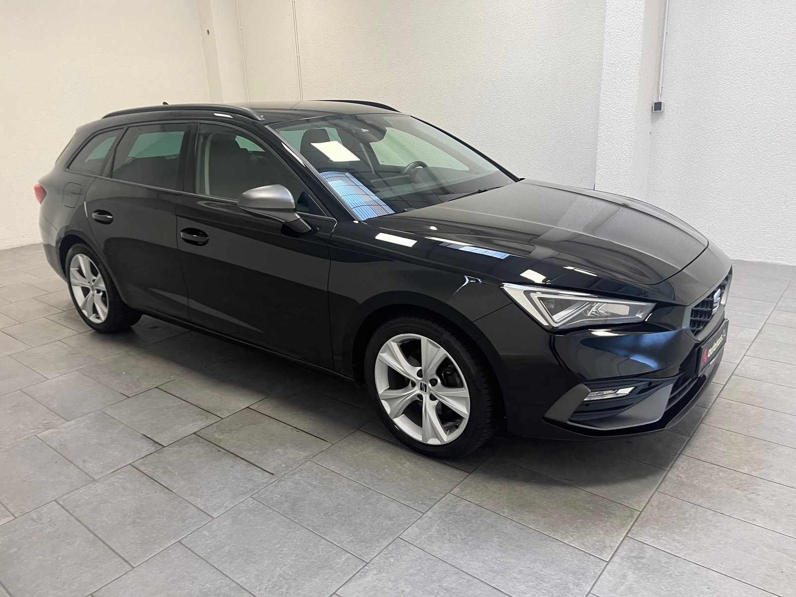 SEAT Leon Kombi SEAT Leon 1.5 eTSI ACT 110kW FR DSG Sportstourer Kombi #1
