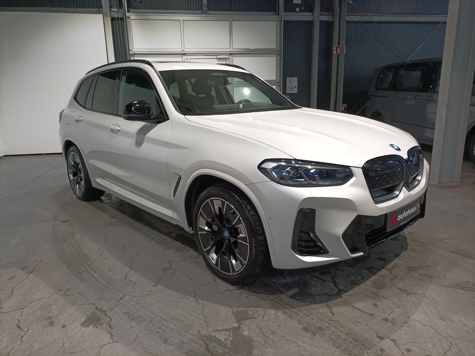 BMW iX3 SUV / Crossover / Geländewagen BMW ix3 iX3 Sports Utility Vehicle #1