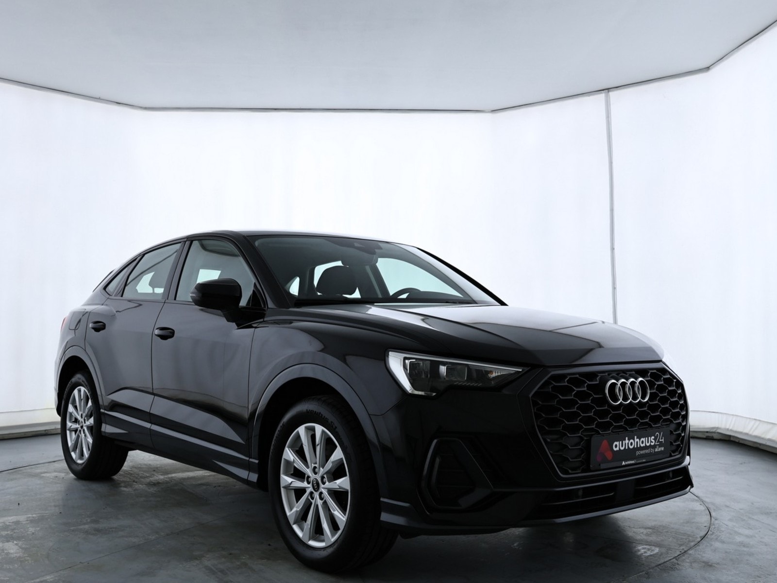 Audi Q3 SUV / Crossover / Geländewagen AUDI Q3 Sportback 35 TDI S tronic Sports Utility Vehicle #1