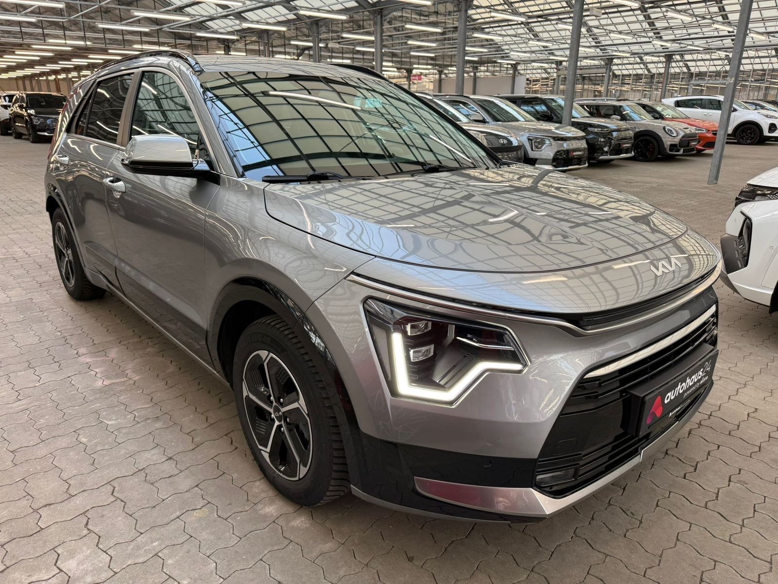 Kia Niro SUV / Crossover / Geländewagen KIA Niro 1.6 GDI Plug-in Hybrid Vision Schräghecklimousine #1