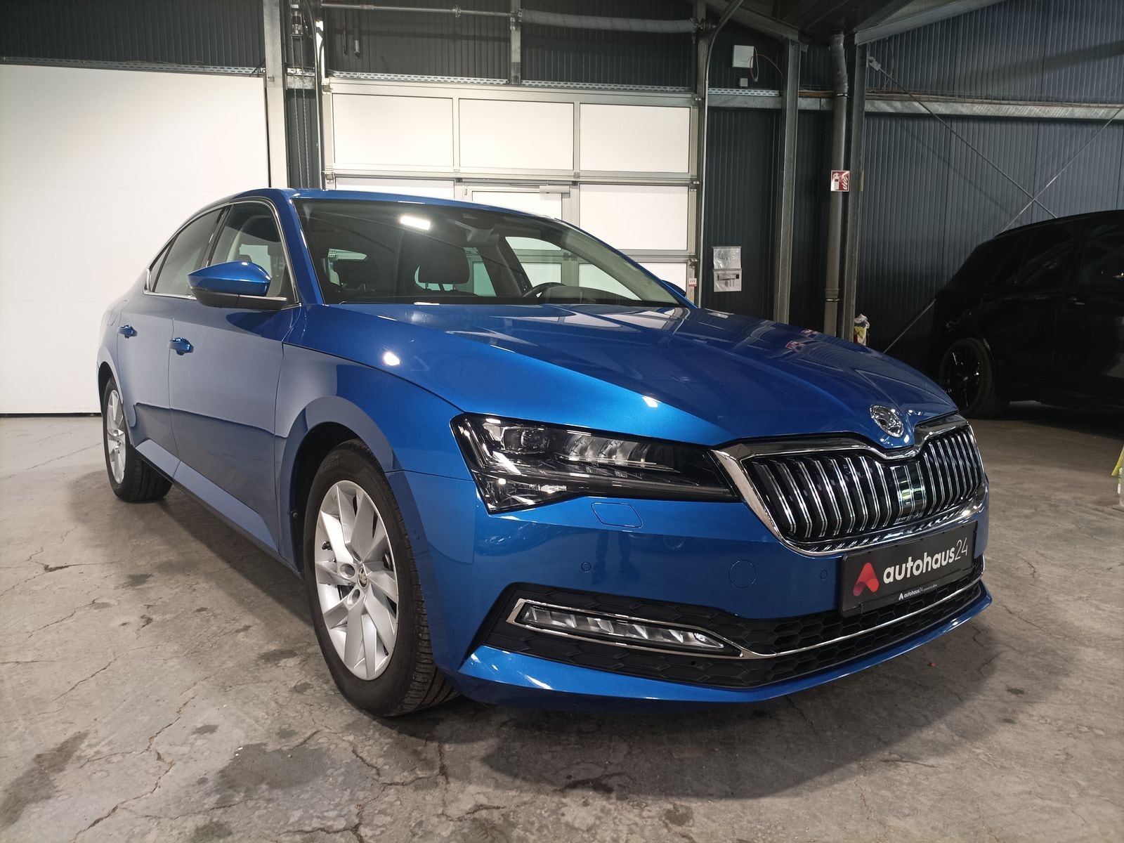 ŠKODA Superb Limousine SKODA Superb 2.0 TDI SCR 147kW DSG 4x4 PREMIUM EDIT. Schräghecklimousine #1