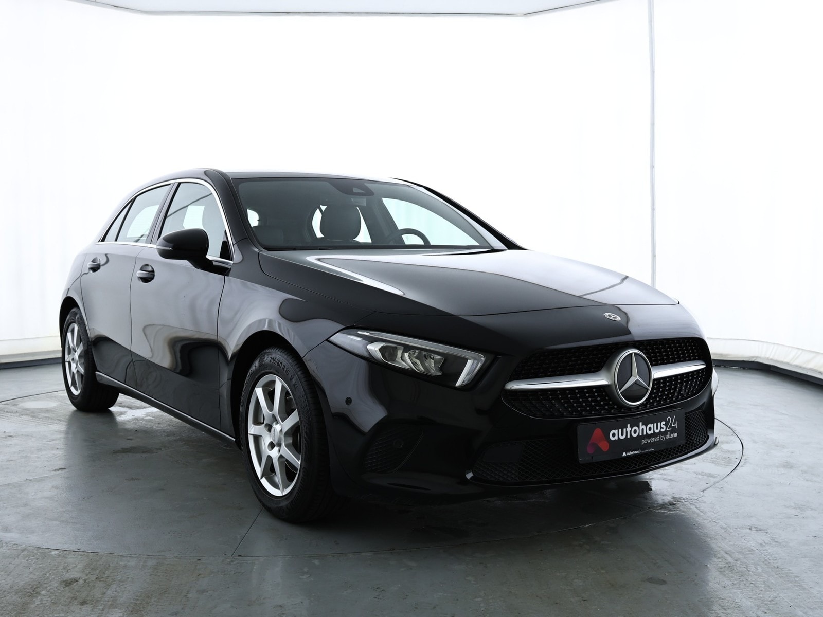 Mercedes-Benz A-Klasse Limousine MERCEDES A-Klasse A 180 Schräghecklimousine #1
