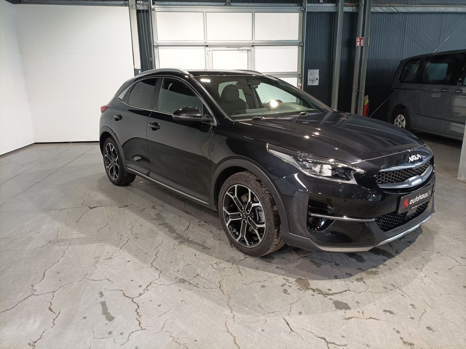 Kia XCeed SUV / Crossover / Geländewagen KIA XCeed 1.6 T-GDI DCT Black Xdition Sports Utility Vehicle #1