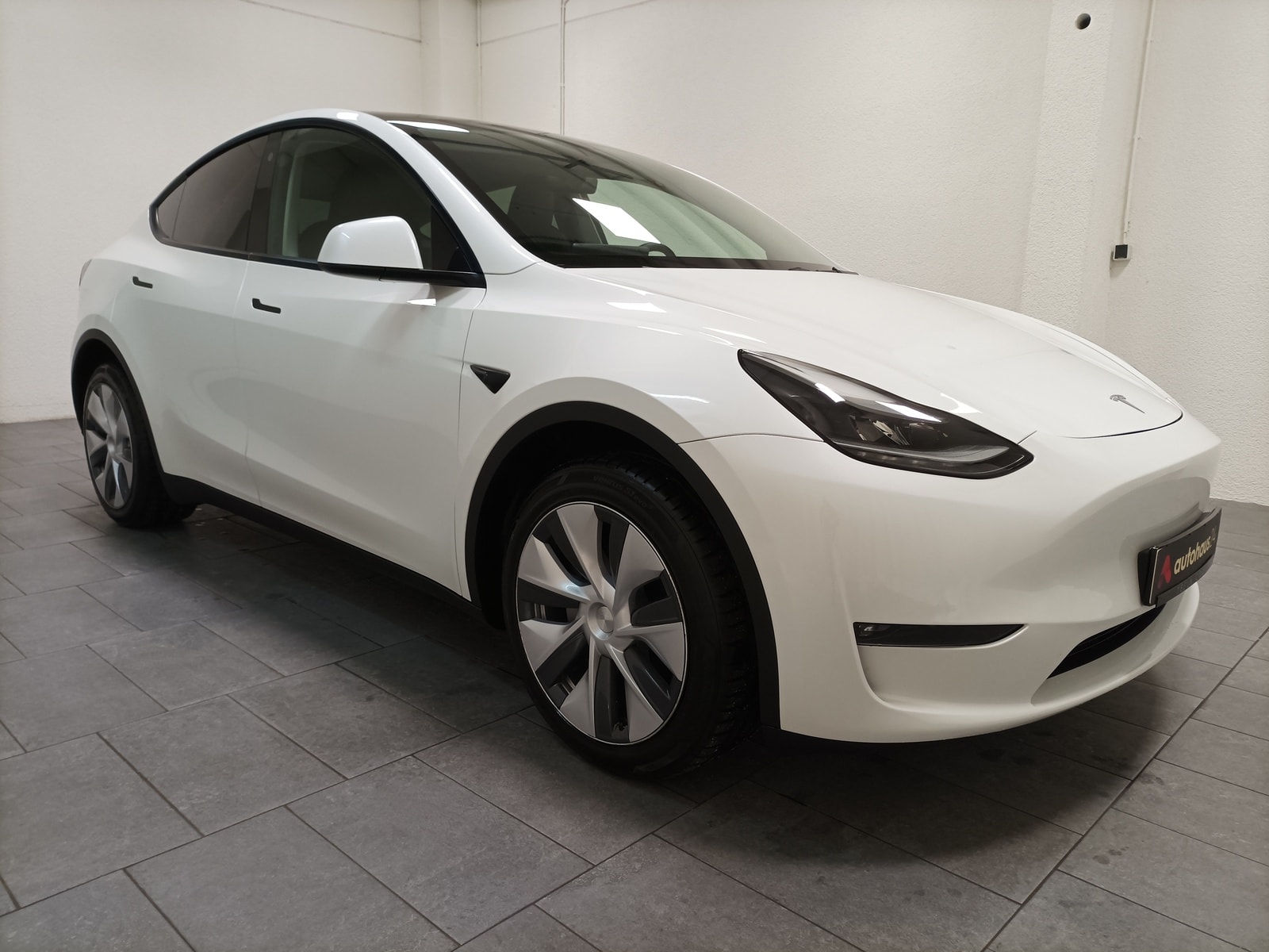TESLA Model Y SUV / Crossover / Geländewagen TESLA Model Y Long Range Dual Motor AWD Schräghecklimousine #1