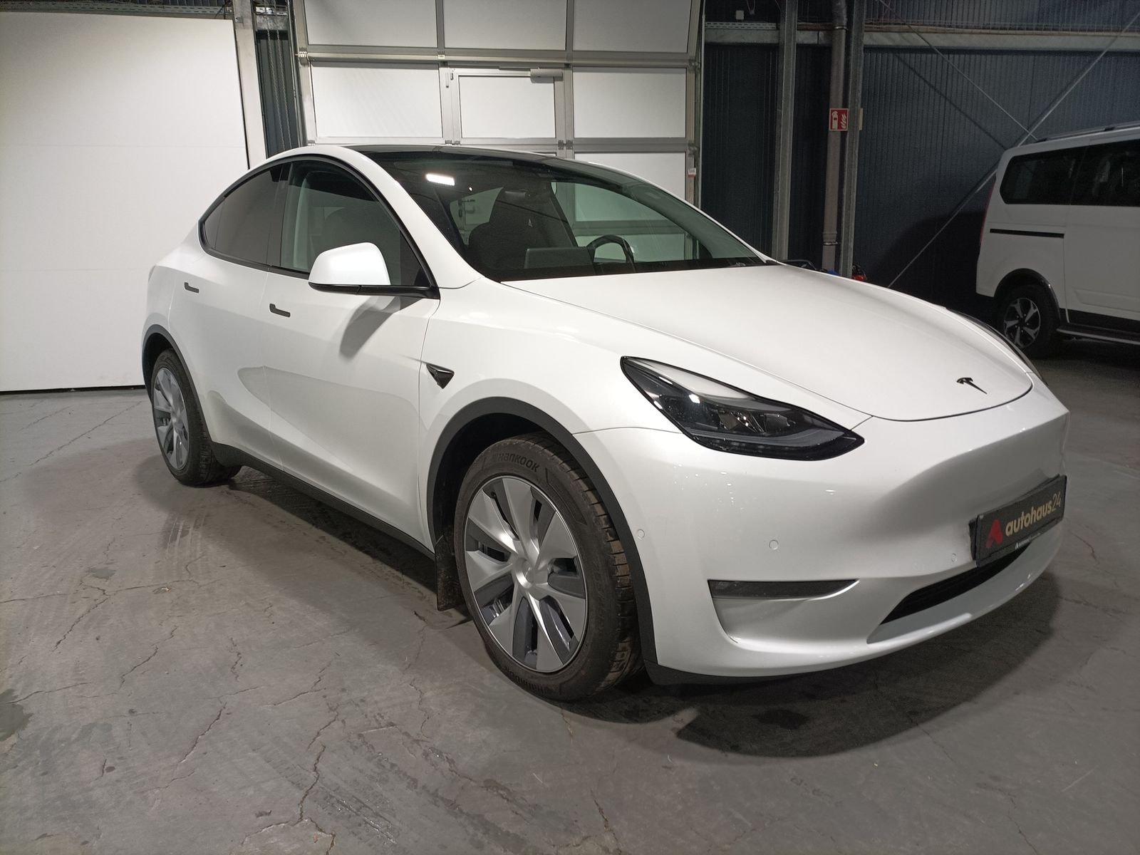 TESLA Model Y SUV / Crossover / Geländewagen TESLA Model Y Long Range Dual Motor AWD Schräghecklimousine #1