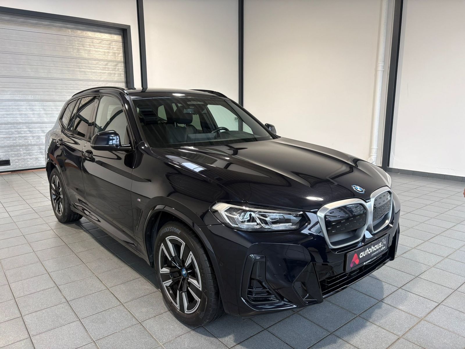 BMW iX3 SUV / Crossover / Geländewagen BMW ix3 iX3 INSPIRING Sports Utility Vehicle #1
