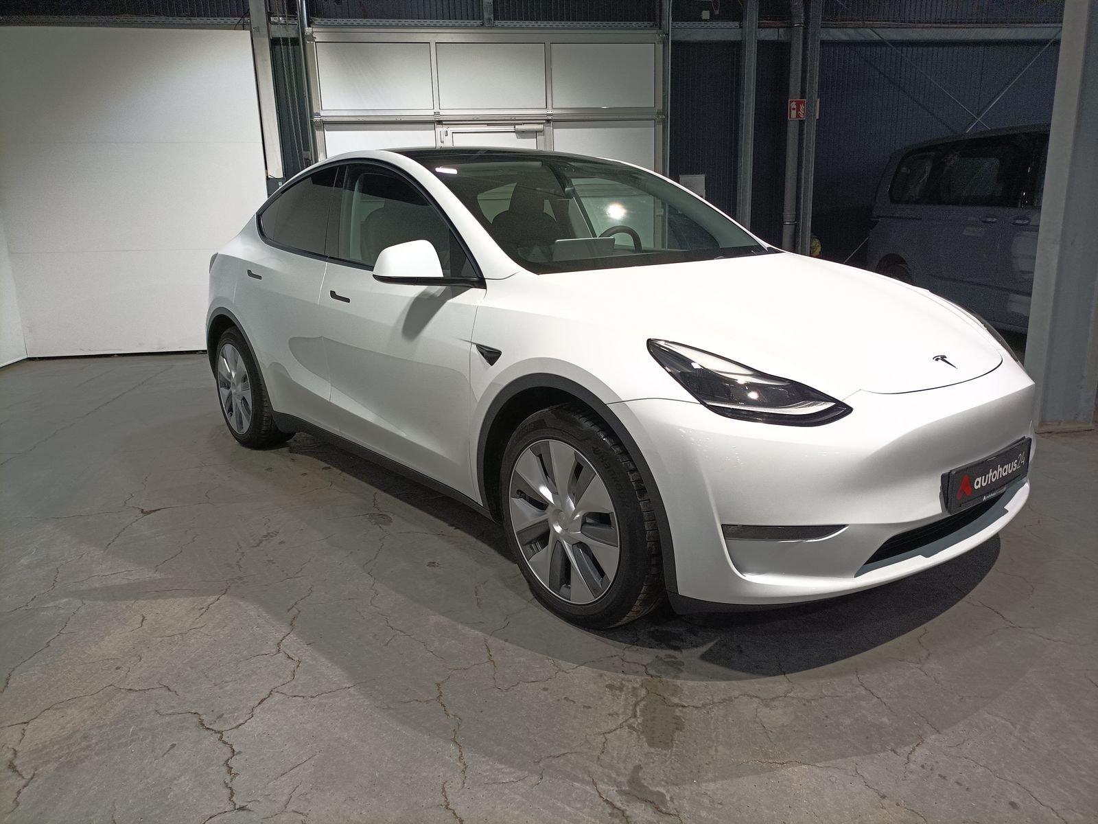 TESLA Model Y SUV / Crossover / Geländewagen TESLA Model Y Long Range Dual Motor AWD Schräghecklimousine #1
