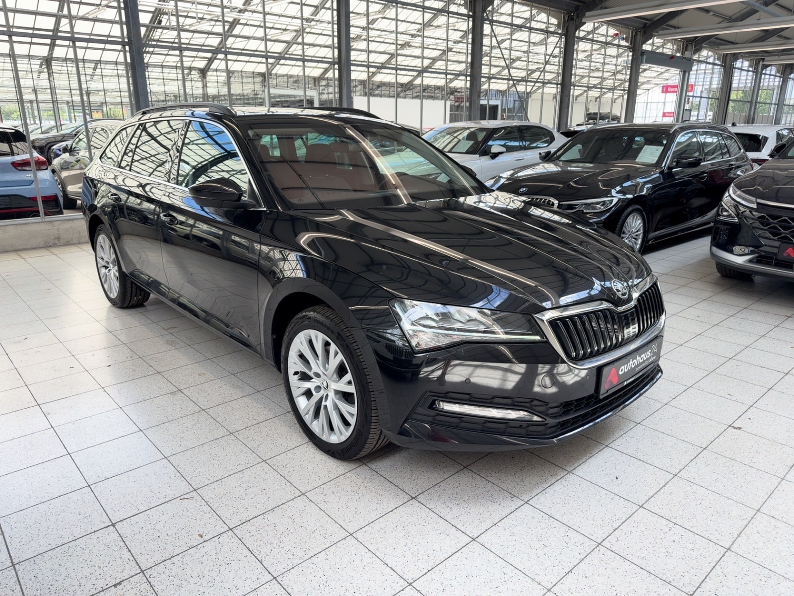 ŠKODA Superb Kombi SKODA Superb 2.0 TDI SCR 147kW DSG AMBITION COMBI Kombi #1