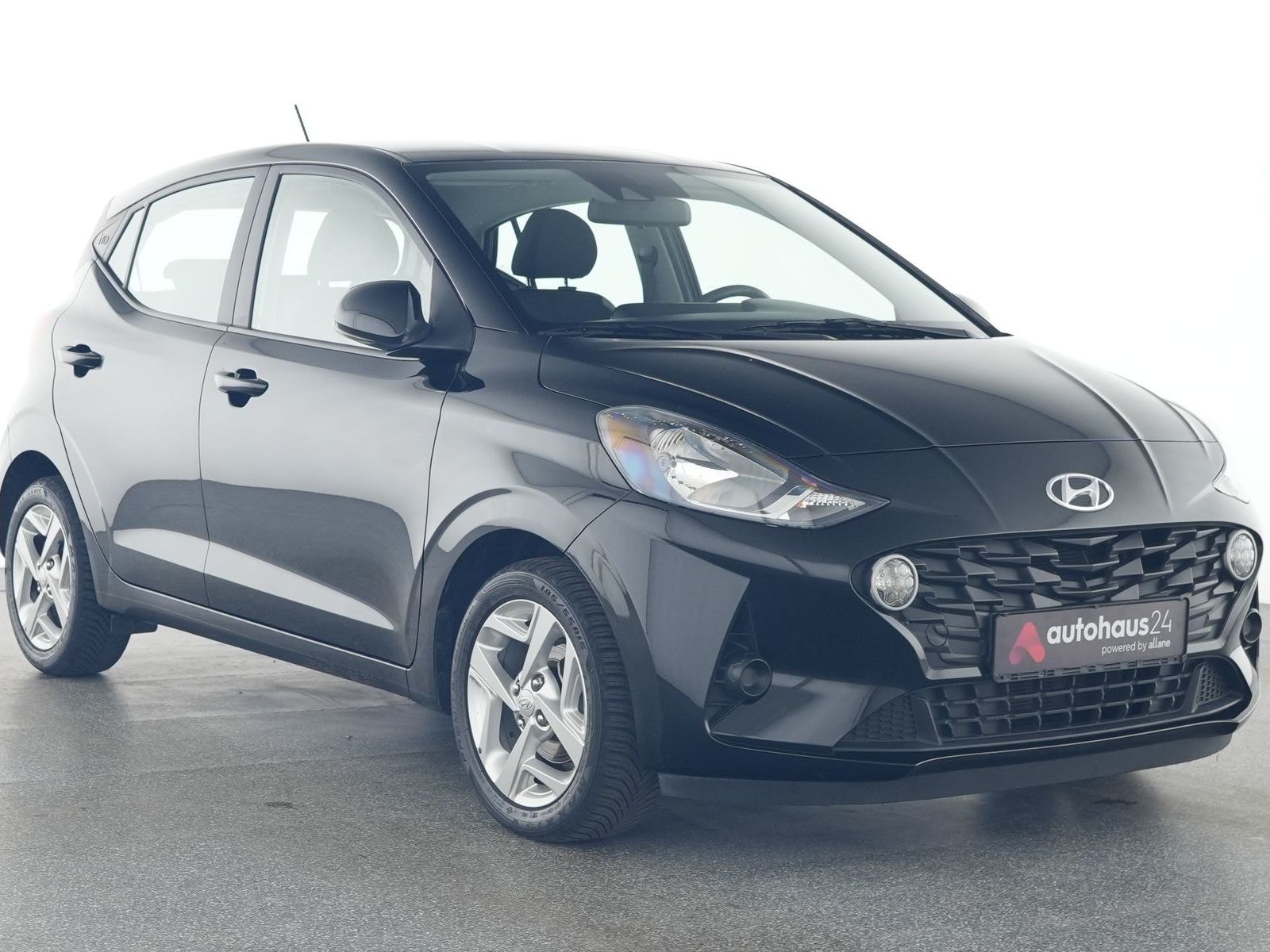 Hyundai i10 Limousine HYUNDAI i10 1.0 Trend AMT Schräghecklimousine #1