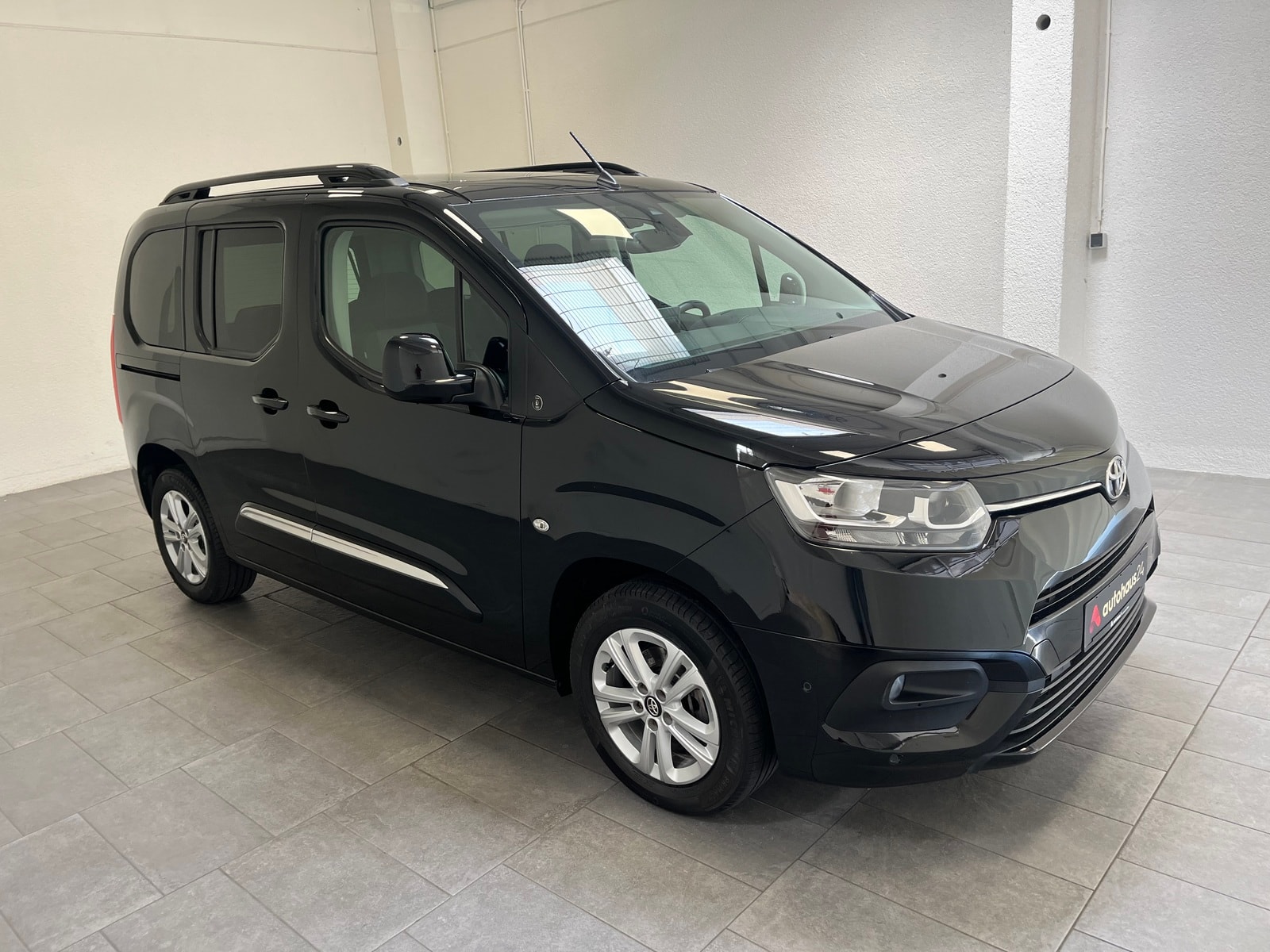 Toyota Proace Kleinbus / Van TOYOTA Proace City Verso 1,2-l-Turbo 81kW L1 Team Deutschland Kompaktvan #1