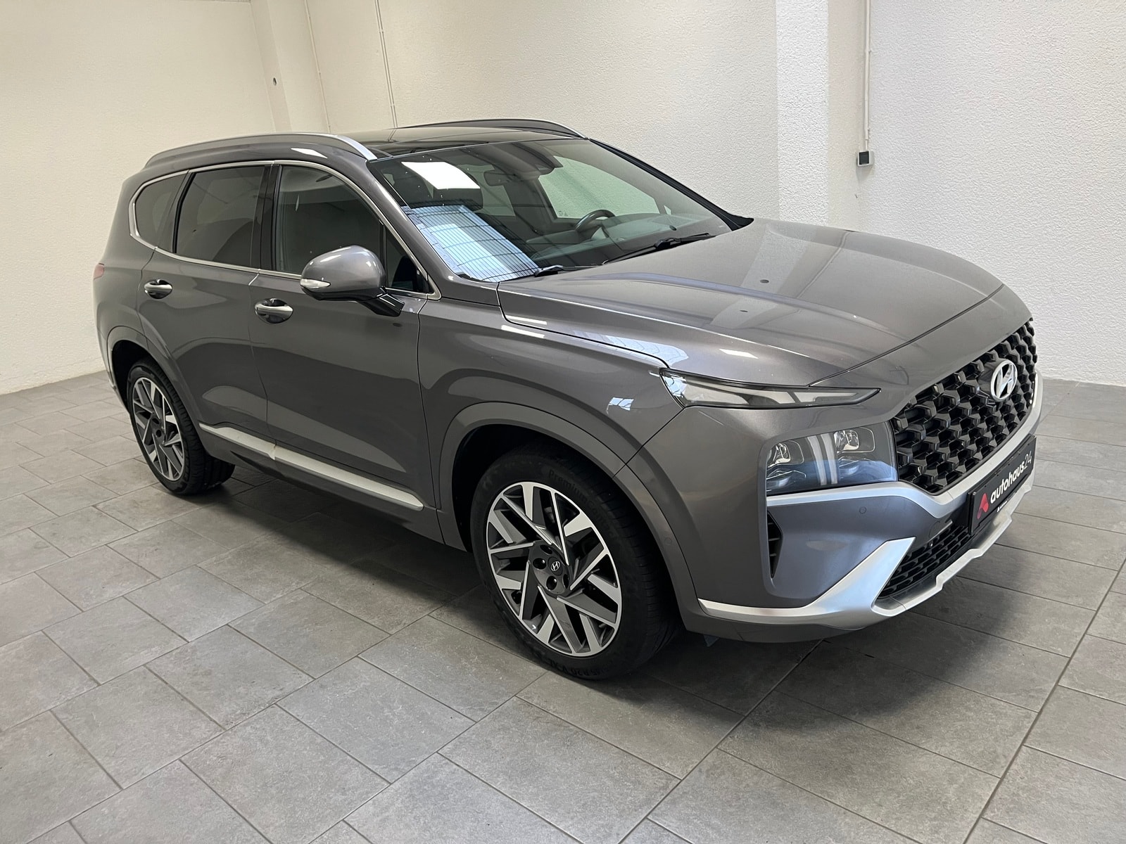 Hyundai Santa Fe SUV / Crossover / Geländewagen HYUNDAI Santa Fe 2.2 CRDi Signature 4WD DCT SEVEN Sports Utility Vehicle #1