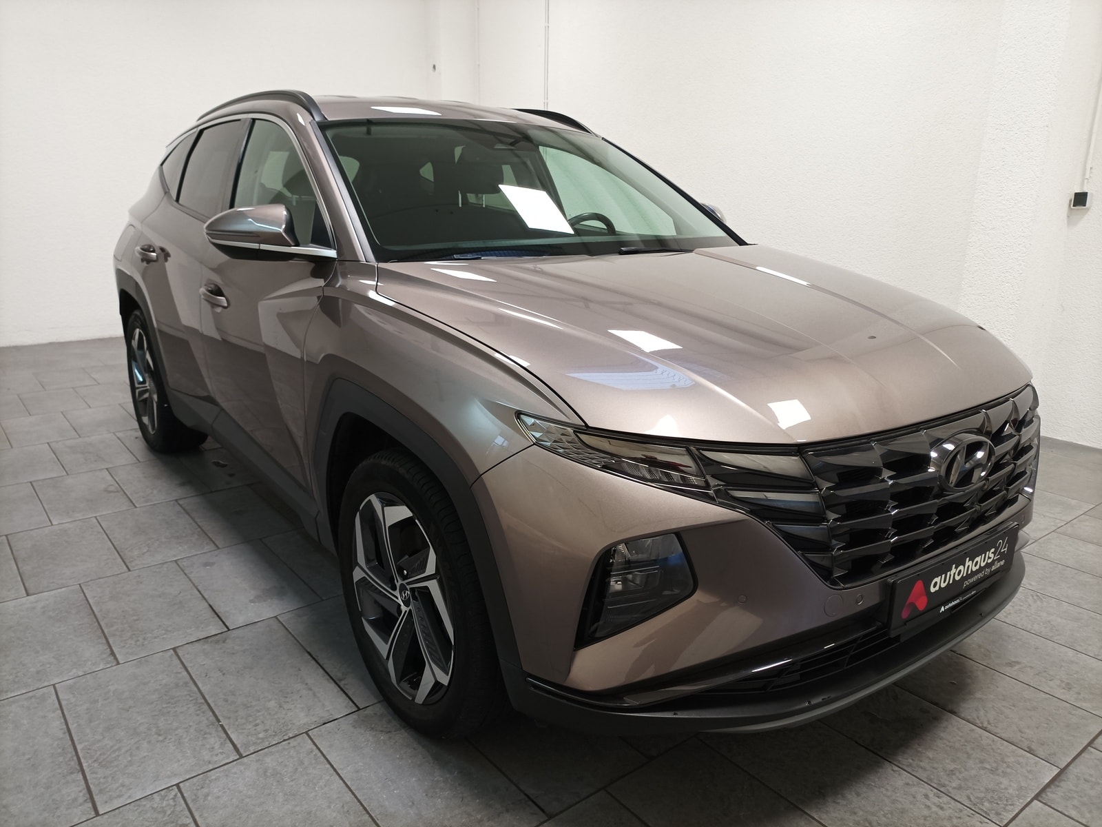 Hyundai Tucson SUV / Crossover / Geländewagen HYUNDAI Tucson 1.6 T-GDI Plug-in Hybrid 4WD Auto Sports Utility Vehicle #1