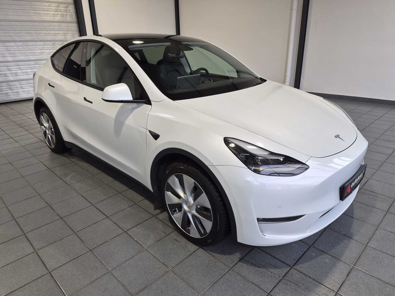 TESLA Model Y SUV / Crossover / Geländewagen TESLA Model Y Long Range Dual Motor AWD Schräghecklimousine #1