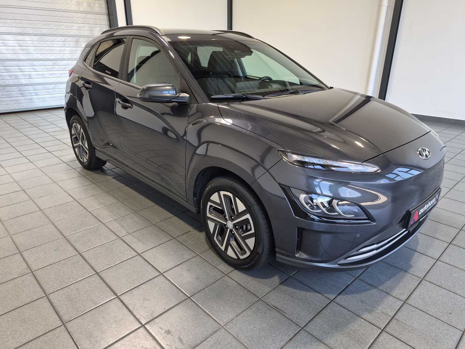 Hyundai Kona SUV / Crossover / Geländewagen HYUNDAI Kona ELEKTRO 100kW Sports Utility Vehicle #1