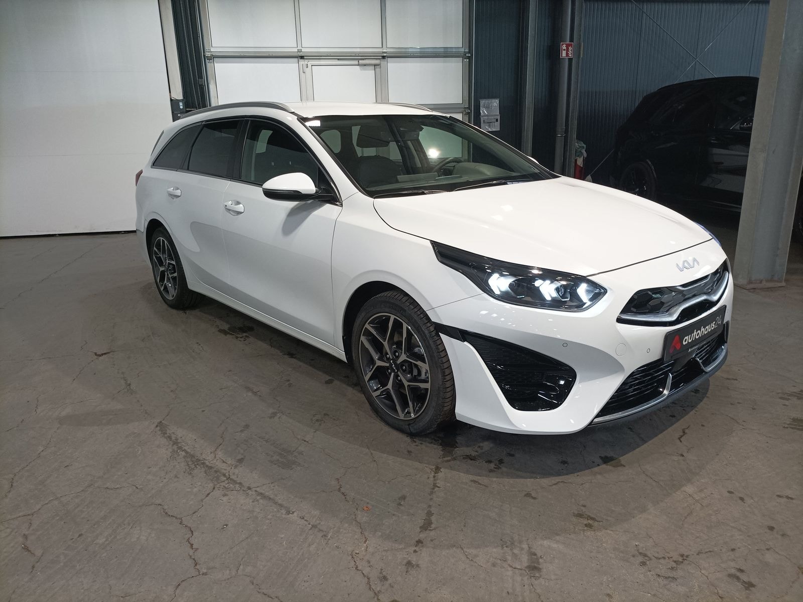 Kia Ceed Sportswagon Kombi KIA Ceed 1.6 GDI Plug-In Hybrid Platinum SW Kombi #1