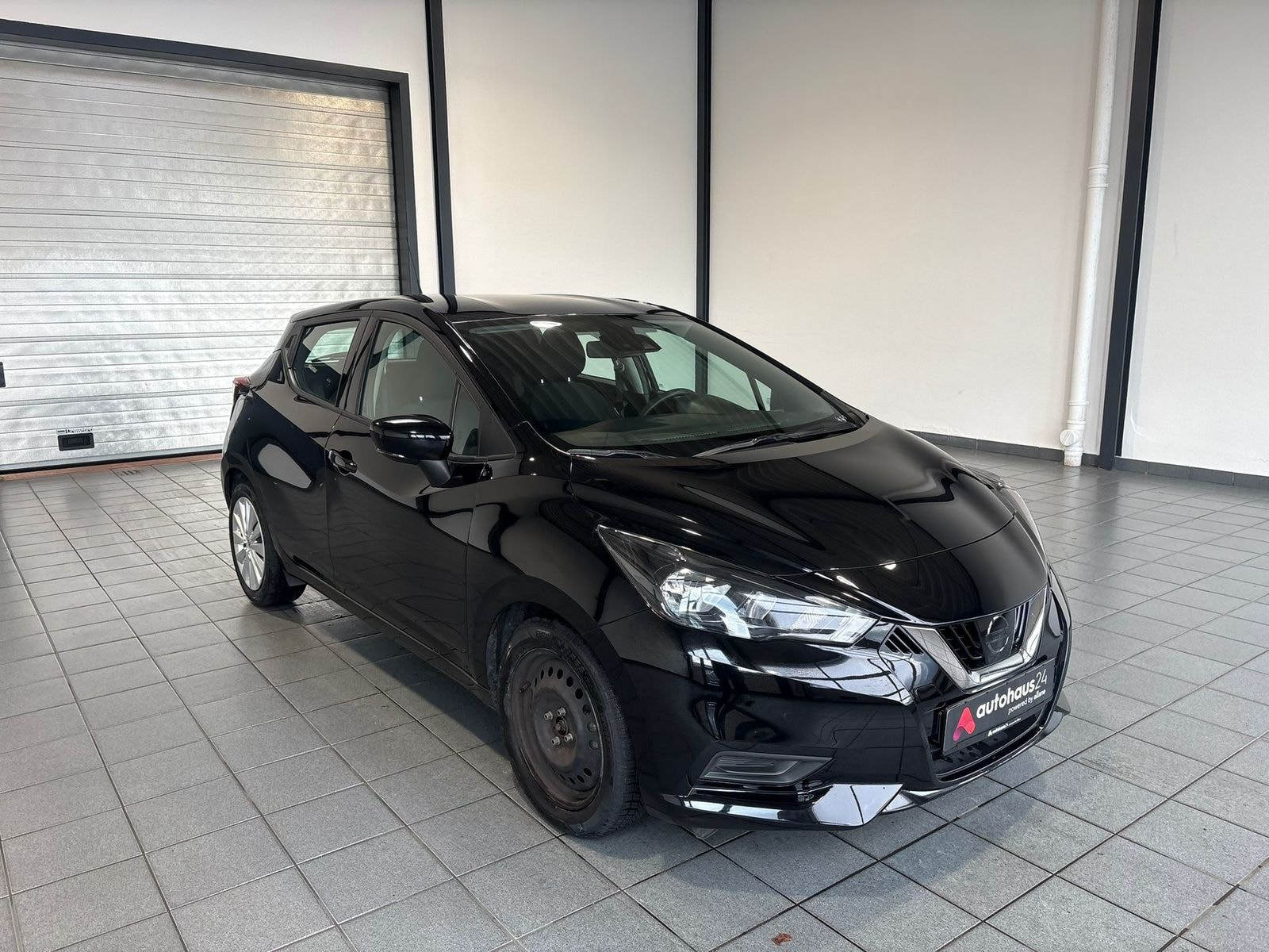 Nissan Micra Limousine NISSAN Micra 1.0 IG-T Acenta Schräghecklimousine #1