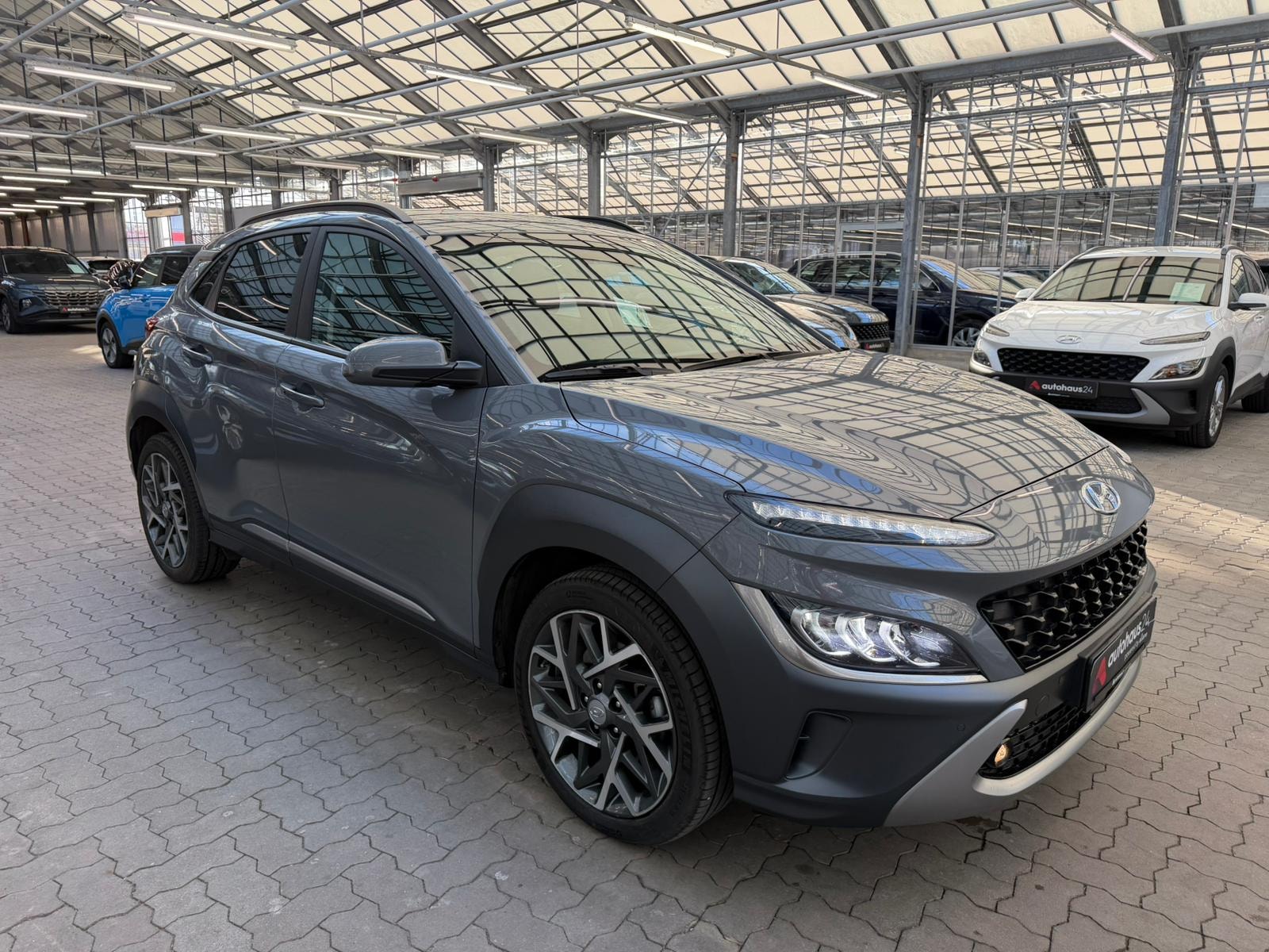 Hyundai Kona SUV / Crossover / Geländewagen HYUNDAI Kona 1.6 GDi Hybrid Prime DCT Sports Utility Vehicle #1