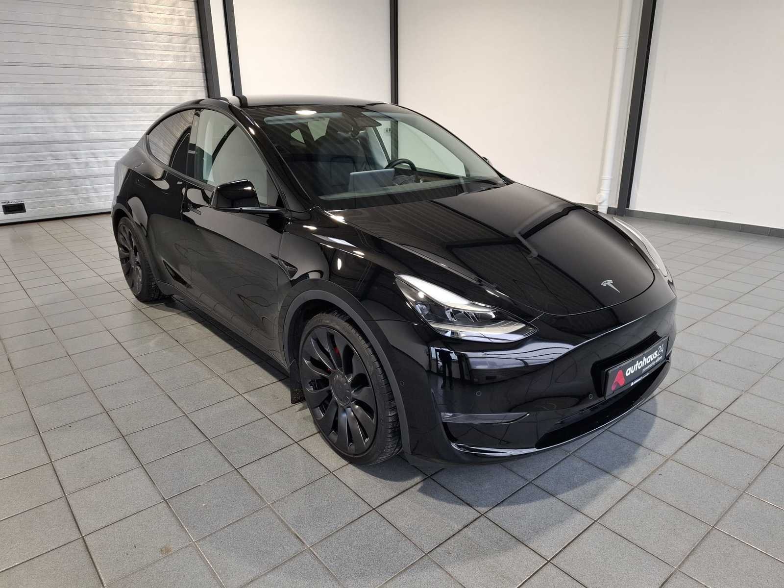 TESLA Model Y SUV / Crossover / Geländewagen TESLA Model Y Performance Dual Motor AWD Schräghecklimousine #1