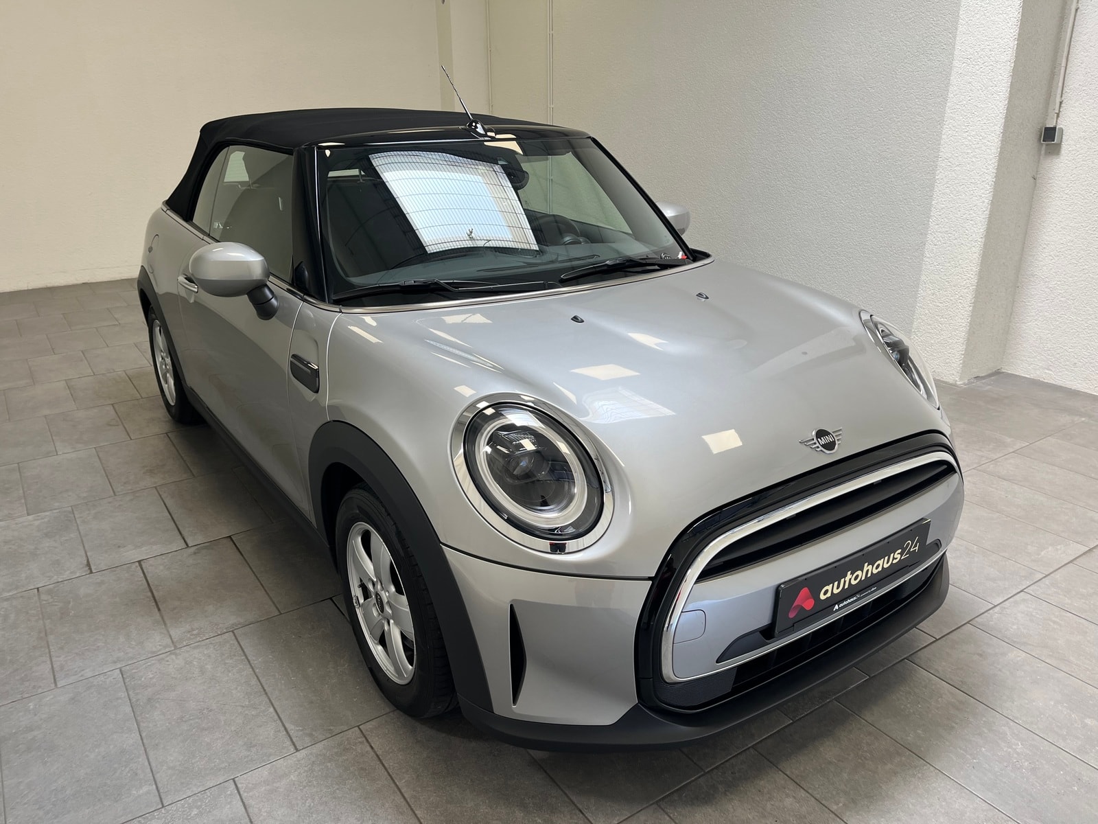 MINI Cabrio Cabrio / Roadster MINI MINI Cooper Cabrio Essential Trim Steptronic Cabriolet #1