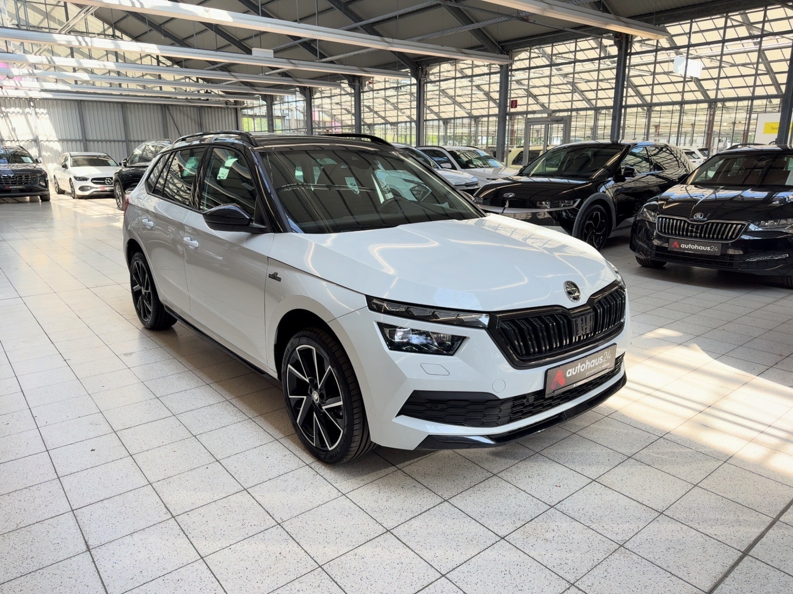ŠKODA Kamiq SUV / Crossover / Geländewagen SKODA Kamiq 1.5 TSI ACT DSG MONTE CARLO Sports Utility Vehicle #1