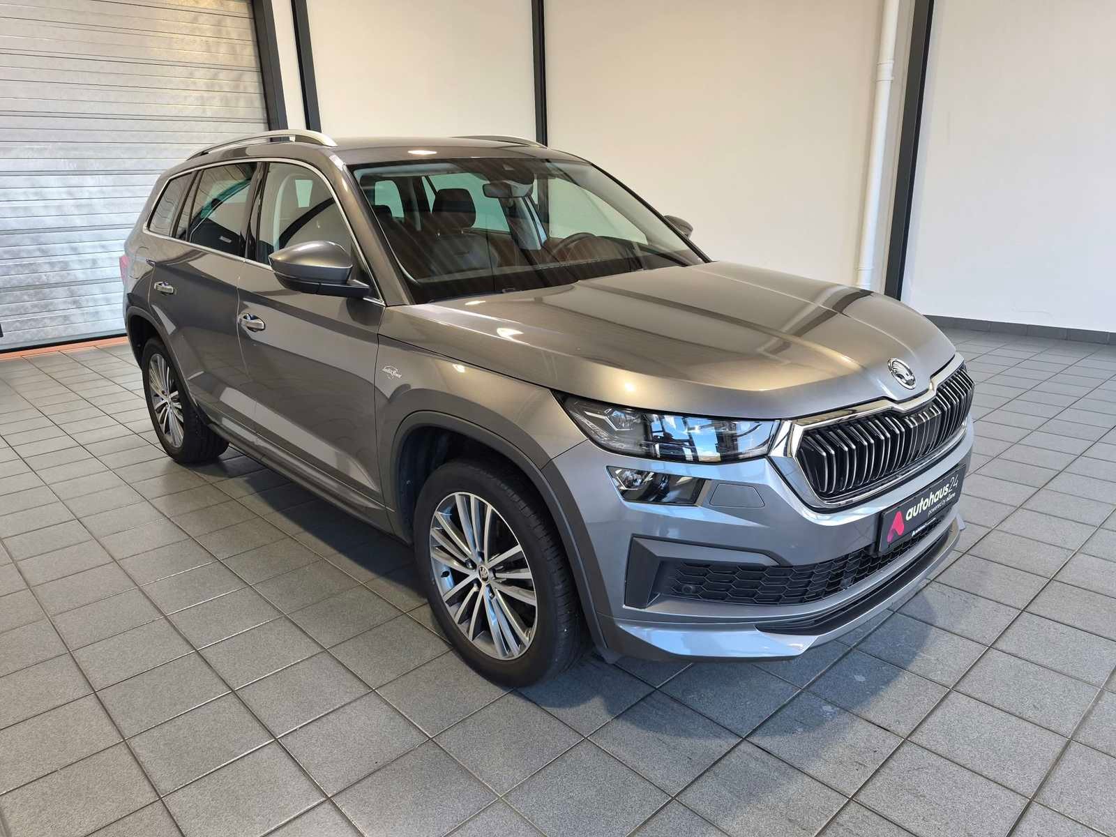 ŠKODA Kodiaq SUV / Crossover / Geländewagen SKODA Kodiaq 1.5 TSI ACT DSG L&K Sports Utility Vehicle #1
