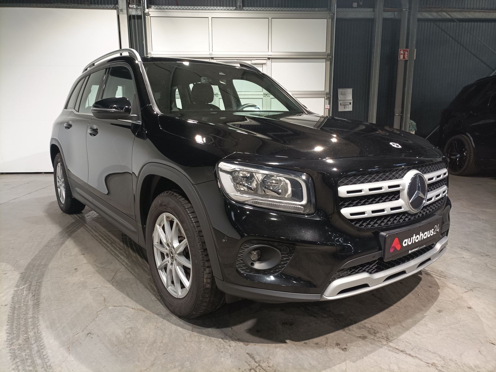 Mercedes-Benz GLB-Klasse SUV / Crossover / Geländewagen MERCEDES GLB GLB 220 d DCT Sports Utility Vehicle #1
