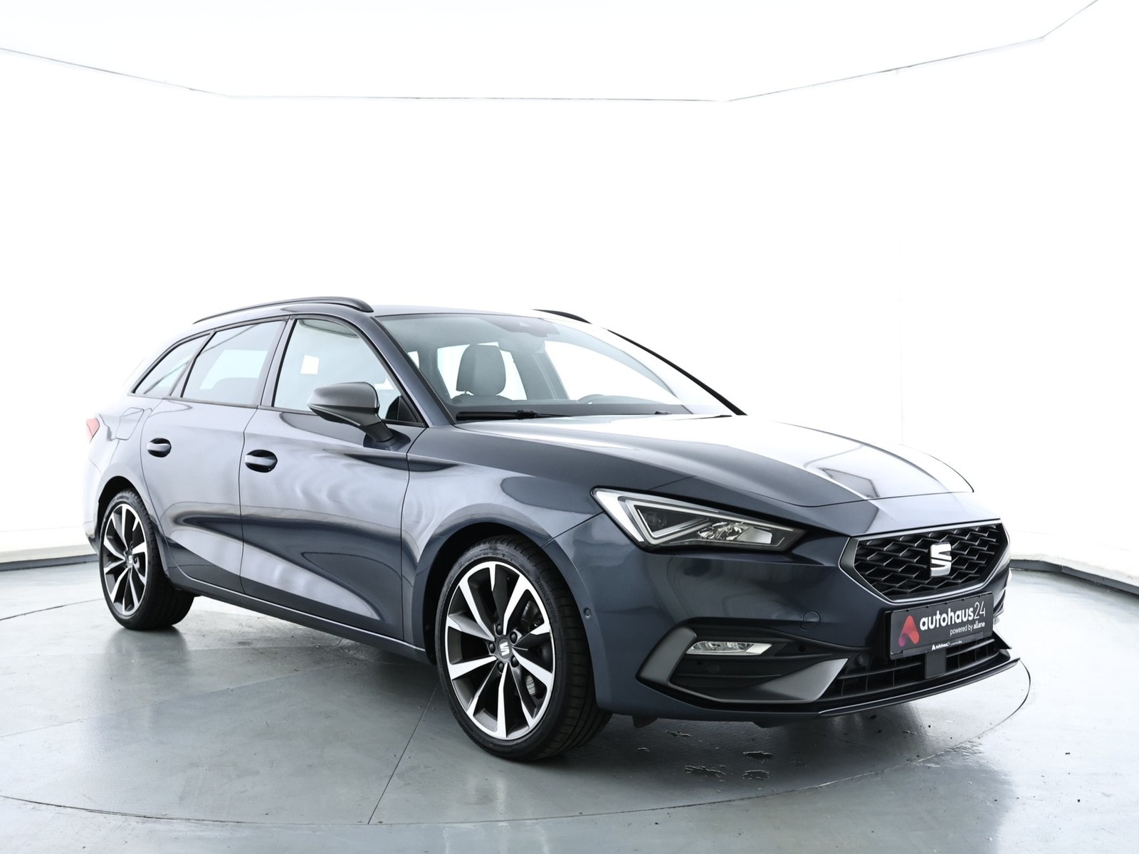 SEAT Leon Kombi SEAT Leon 1.5 eTSI ACT 110kW FR DSG Sportstourer Kombi #1