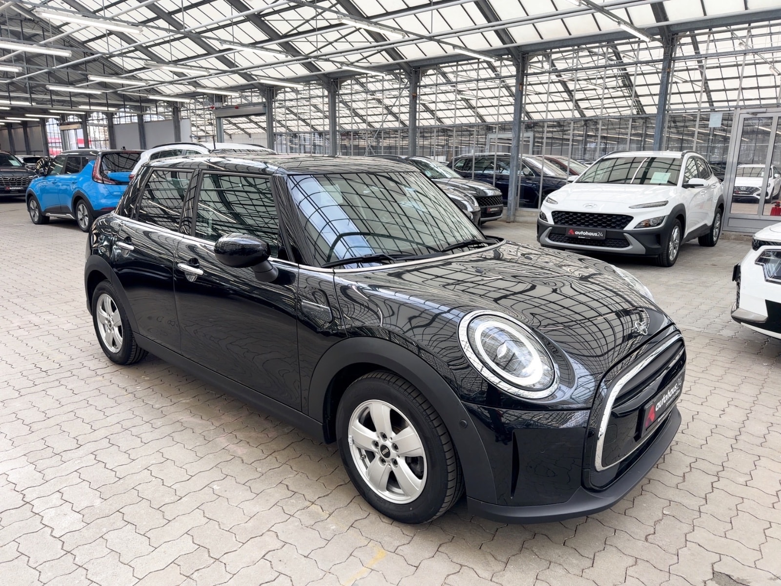 MINI 3-Türer Limousine MINI MINI Cooper Essential Trim Steptronic Schräghecklimousine #1