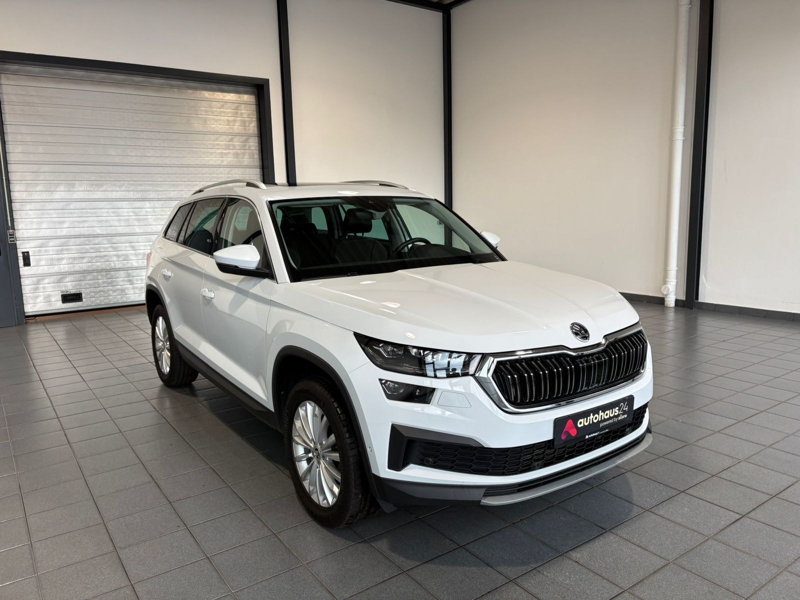 ŠKODA Kodiaq SUV / Crossover / Geländewagen SKODA Kodiaq 2.0 TDI SCR DSG STYLE Sports Utility Vehicle #1