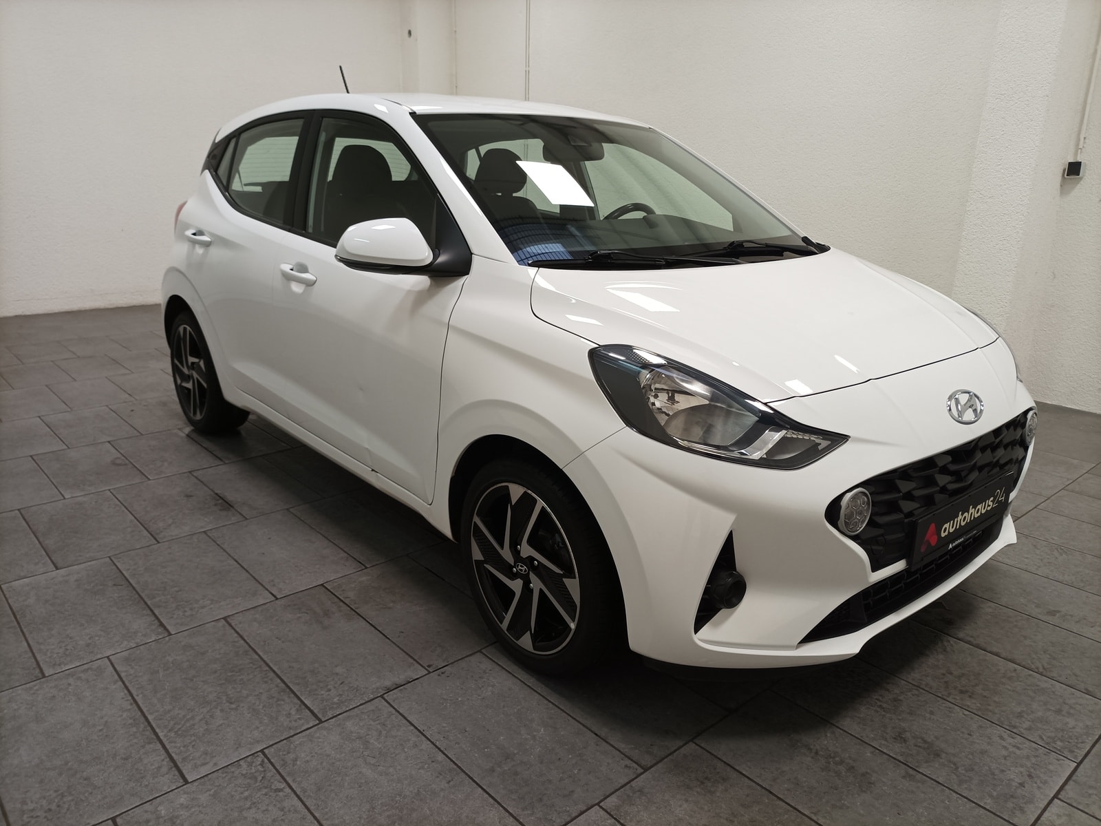 Hyundai i10 Limousine HYUNDAI i10 1.2 Trend Schräghecklimousine #1