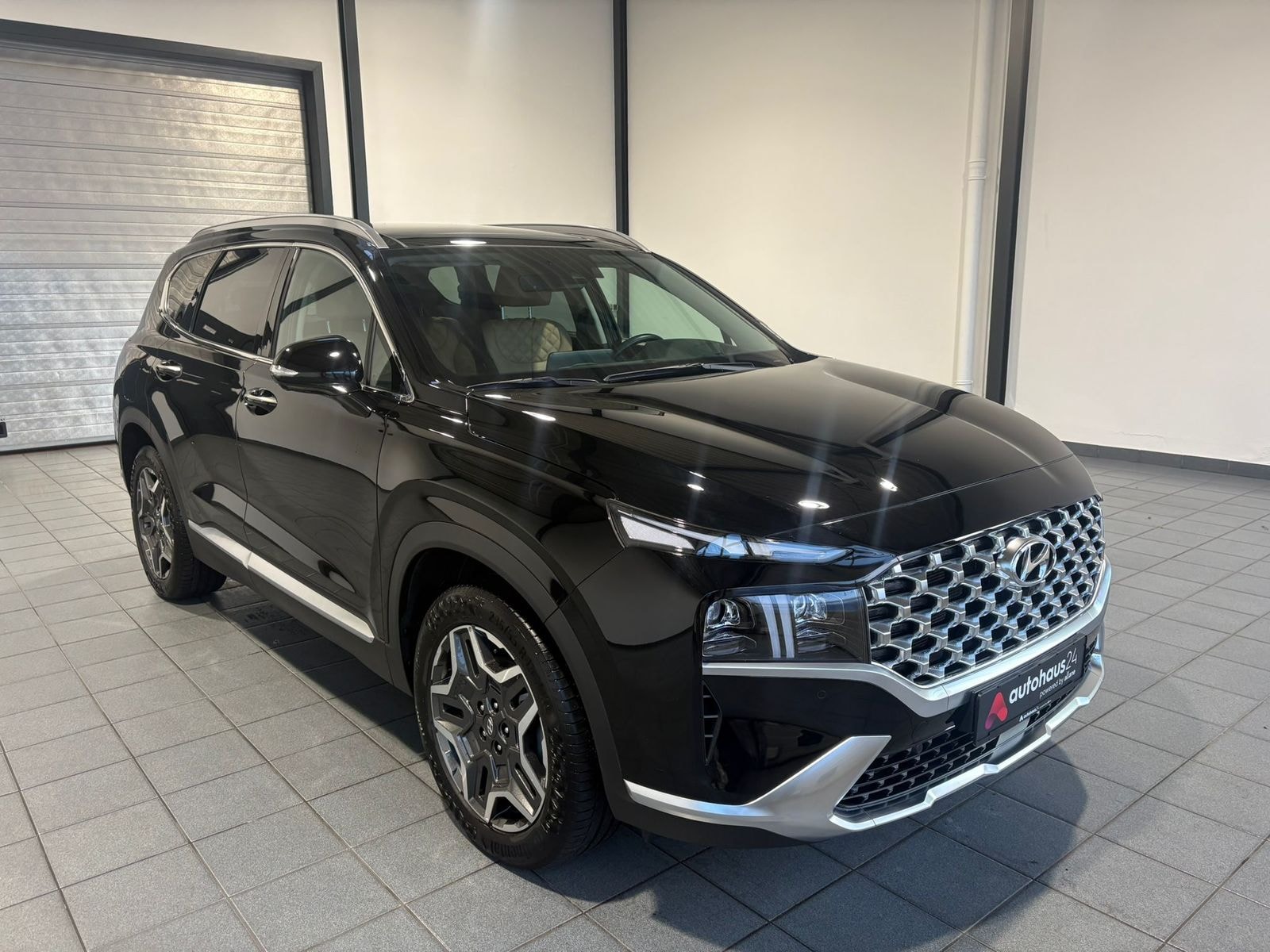 Hyundai Santa Fe SUV / Crossover / Geländewagen HYUNDAI Santa Fe 1.6 T-GDI Plug-in Hybrid 4WD Auto Seven Sports Utility Vehicle #1