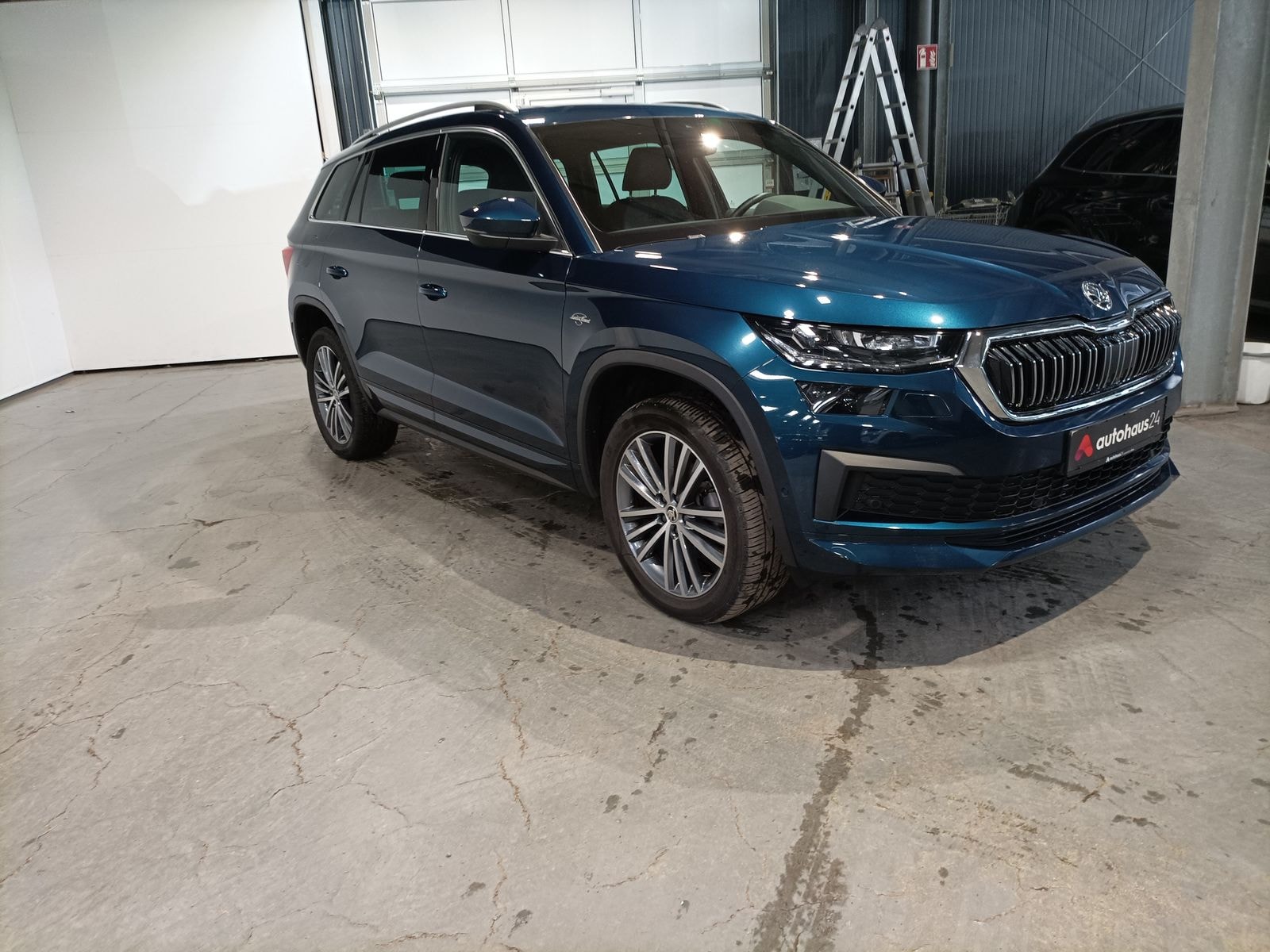 ŠKODA Kodiaq SUV / Crossover / Geländewagen SKODA Kodiaq 2.0 TDI SCR DSG L&K Sports Utility Vehicle #1