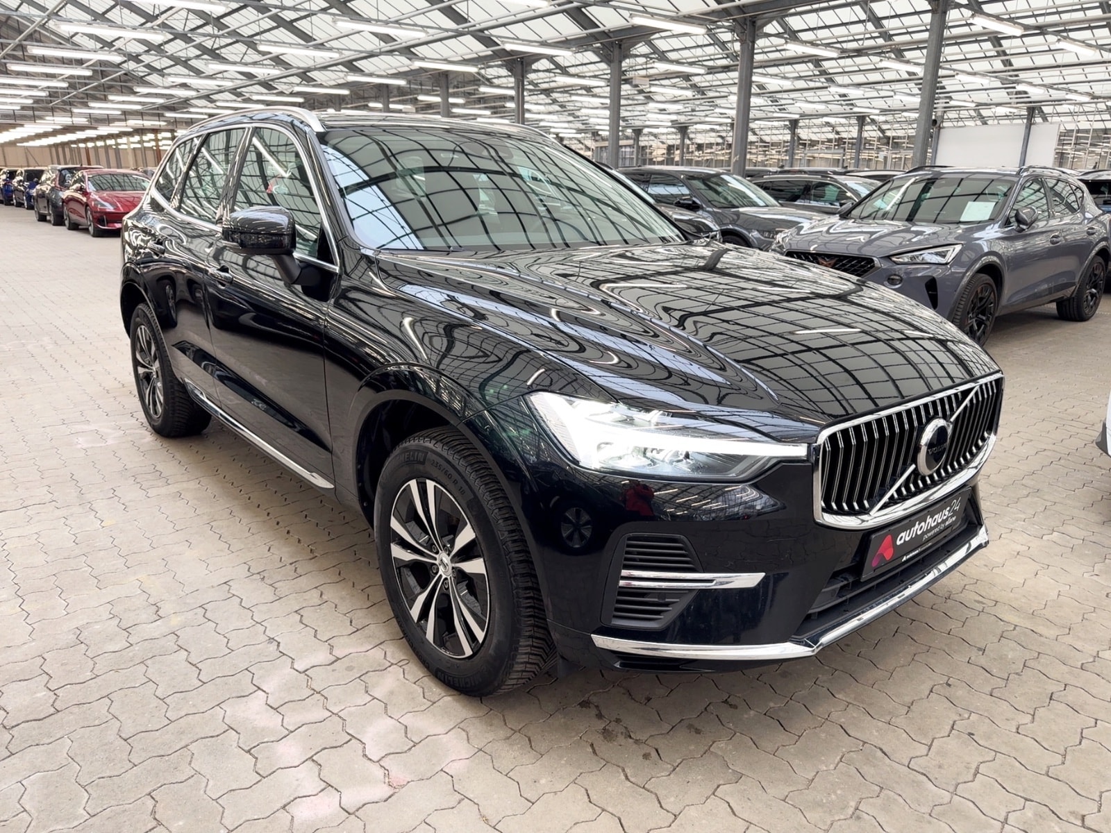 Volvo XC60 SUV / Crossover / Geländewagen VOLVO XC60 T6 AWD Recharge Core Auto Sports Utility Vehicle #1