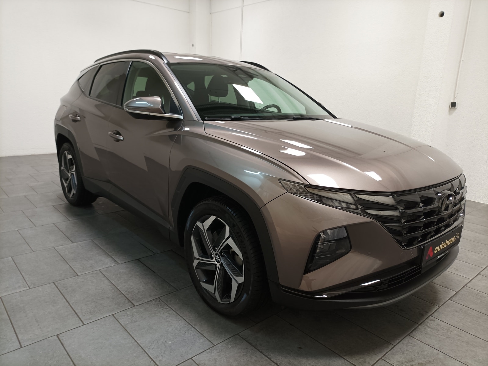 Hyundai Tucson SUV / Crossover / Geländewagen HYUNDAI Tucson 1.6 T-GDI Plug-in Hybrid 4WD Auto Sports Utility Vehicle #1