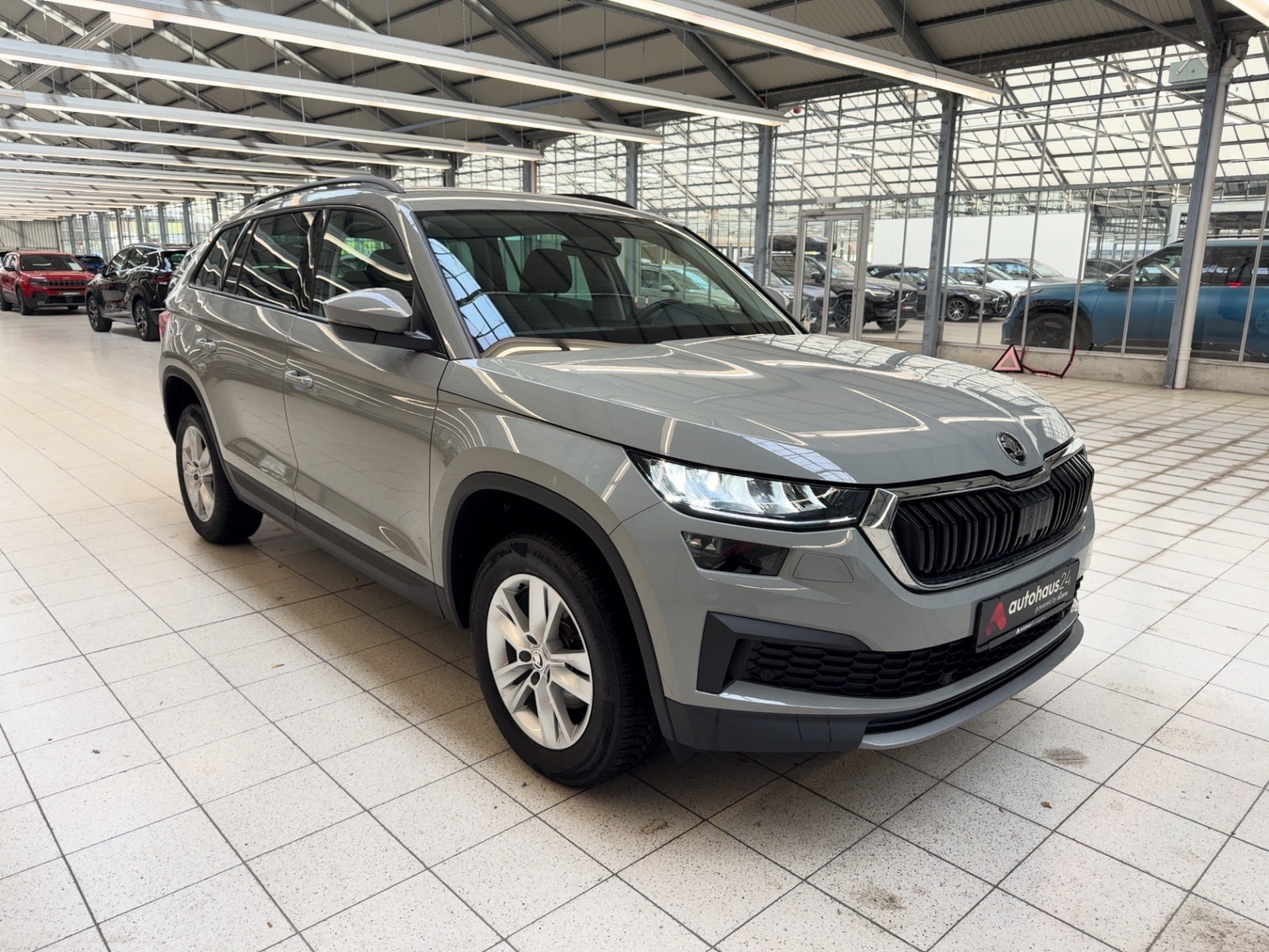 ŠKODA Kodiaq SUV / Crossover / Geländewagen SKODA Kodiaq 1.5 TSI ACT DSG AMBITION Sports Utility Vehicle #1