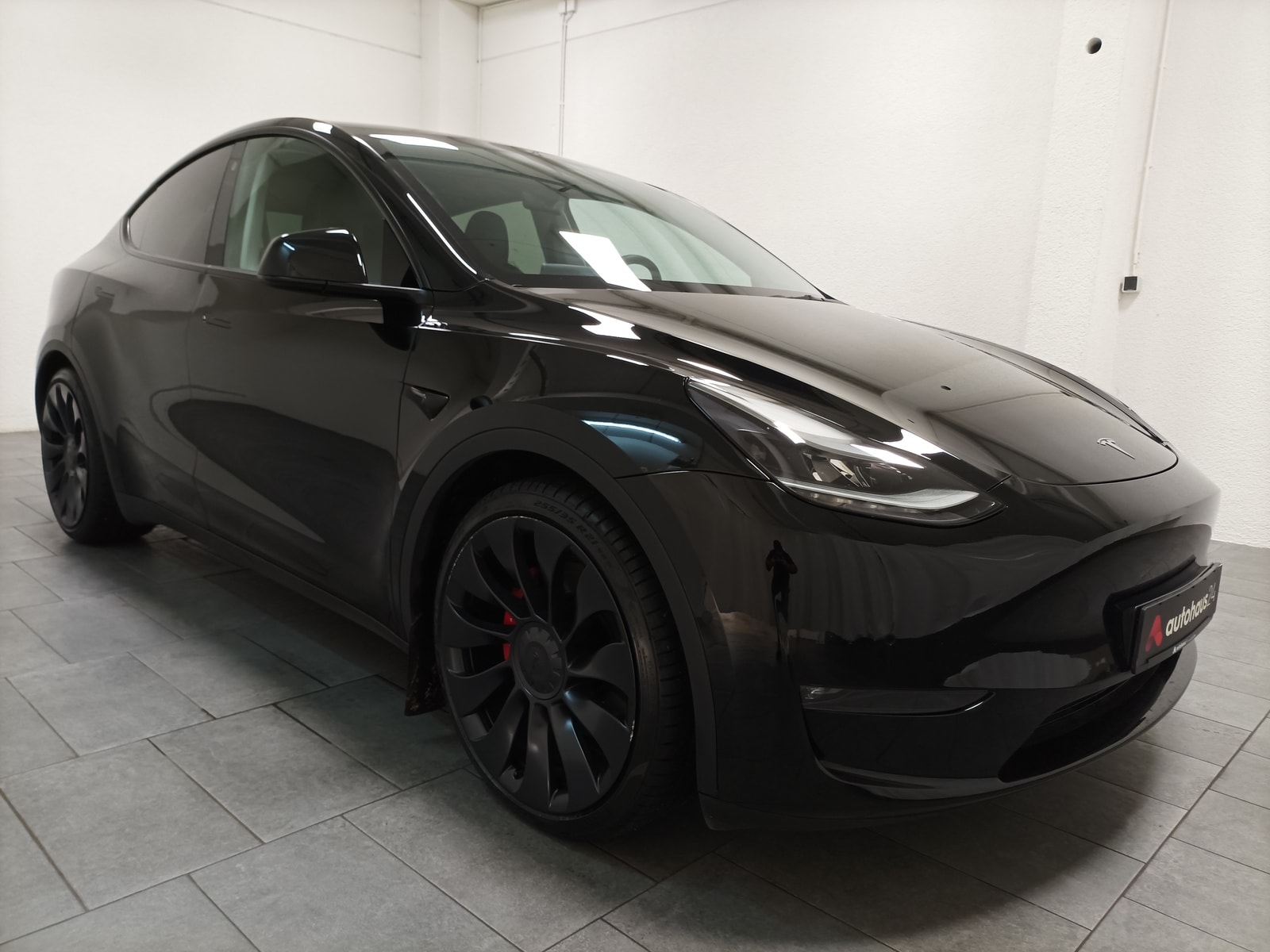 TESLA Model Y SUV / Crossover / Geländewagen TESLA Model Y Performance Dual Motor AWD Schräghecklimousine #1