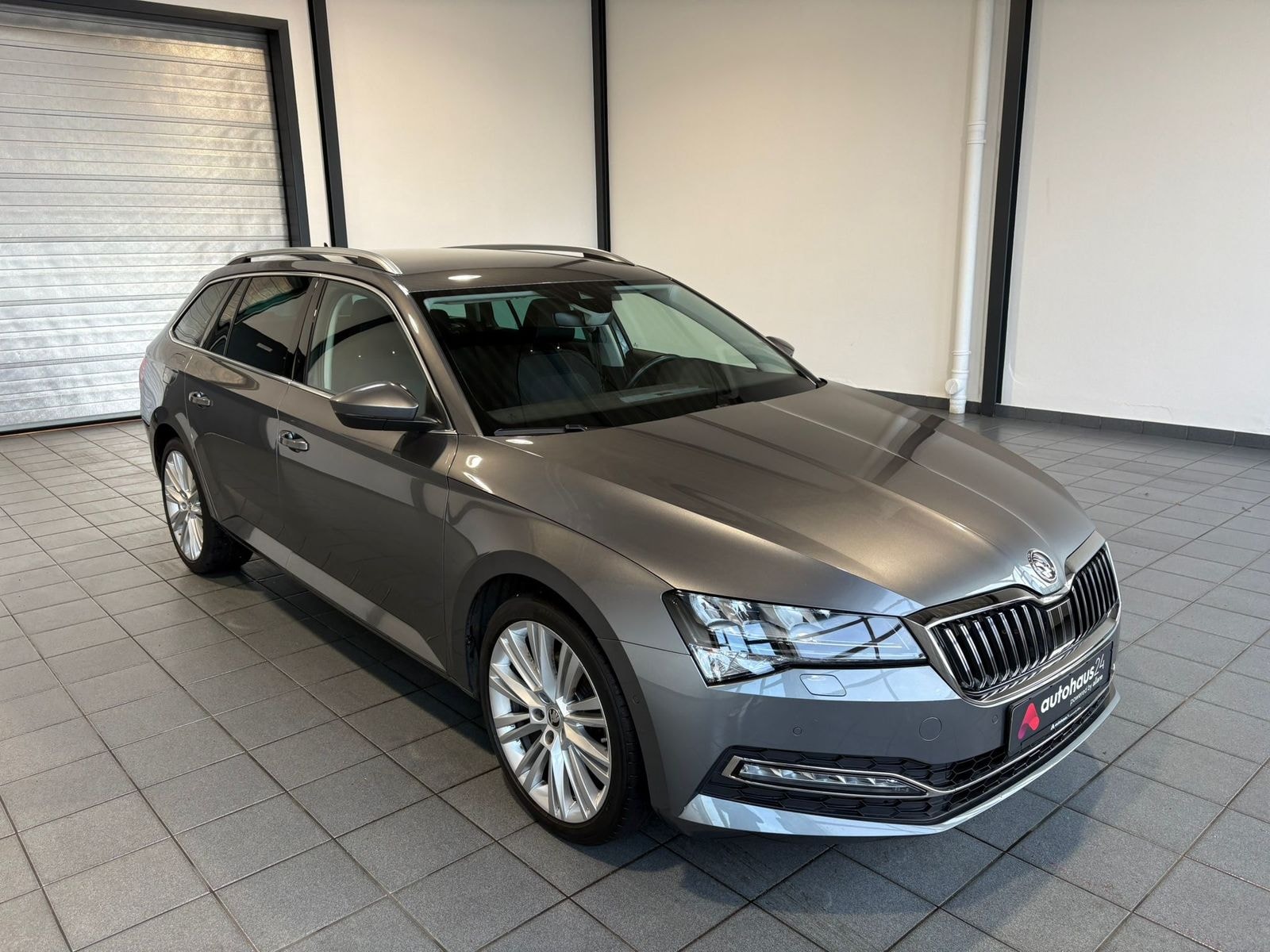 ŠKODA Superb Kombi SKODA Superb 2.0 TDI SCR DSG STYLE Combi Kombi #1