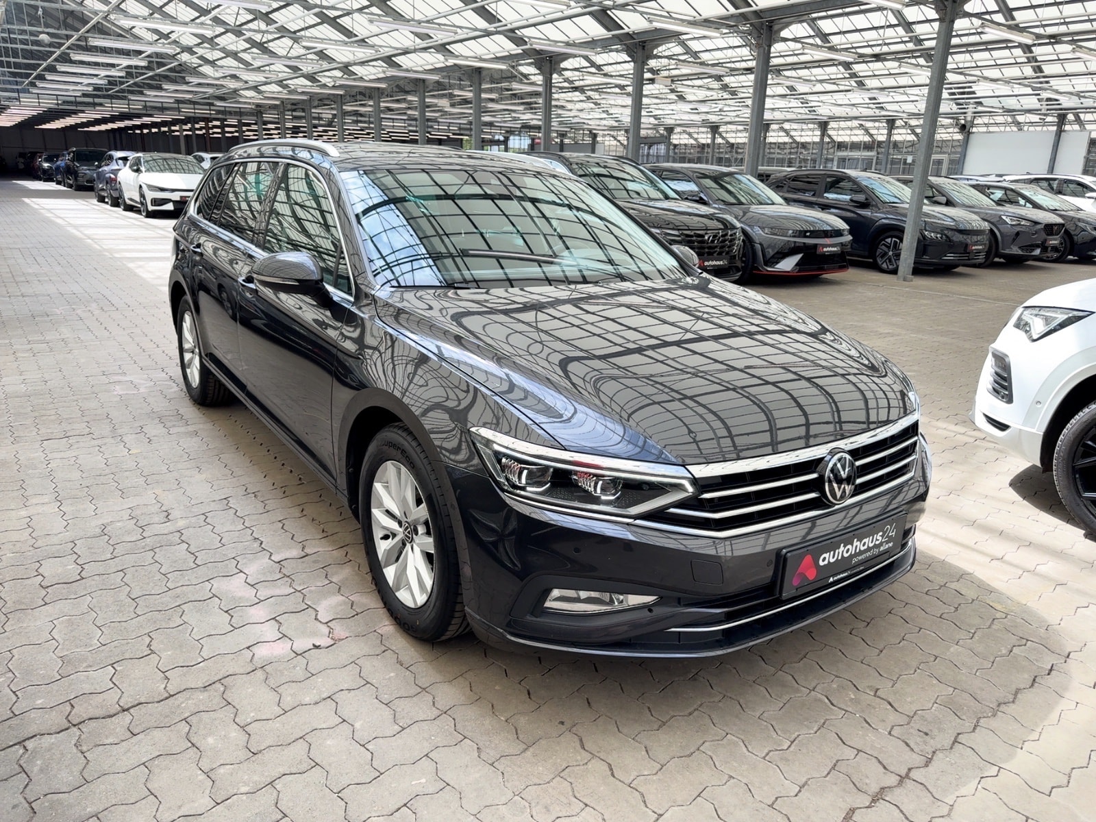 Volkswagen Passat Kombi VOLKSWAGEN Passat 2.0 TDI SCR DSG Business Variant Kombi #1