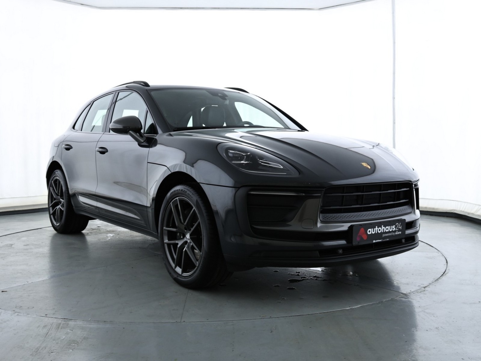 Porsche Macan SUV / Crossover / Geländewagen PORSCHE Macan T Sports Utility Vehicle #1