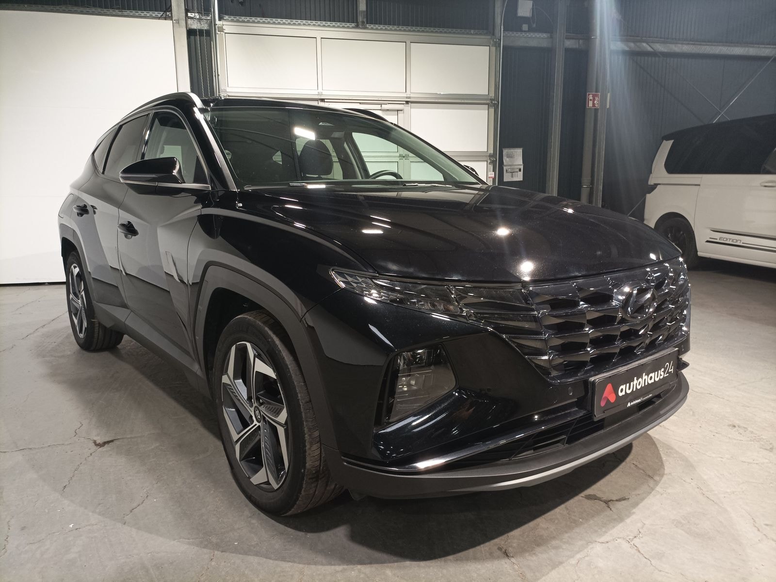 Hyundai Tucson SUV / Crossover / Geländewagen HYUNDAI Tucson 1.6 T-GDI Plug-in Hybrid 4WD Auto Sports Utility Vehicle #1