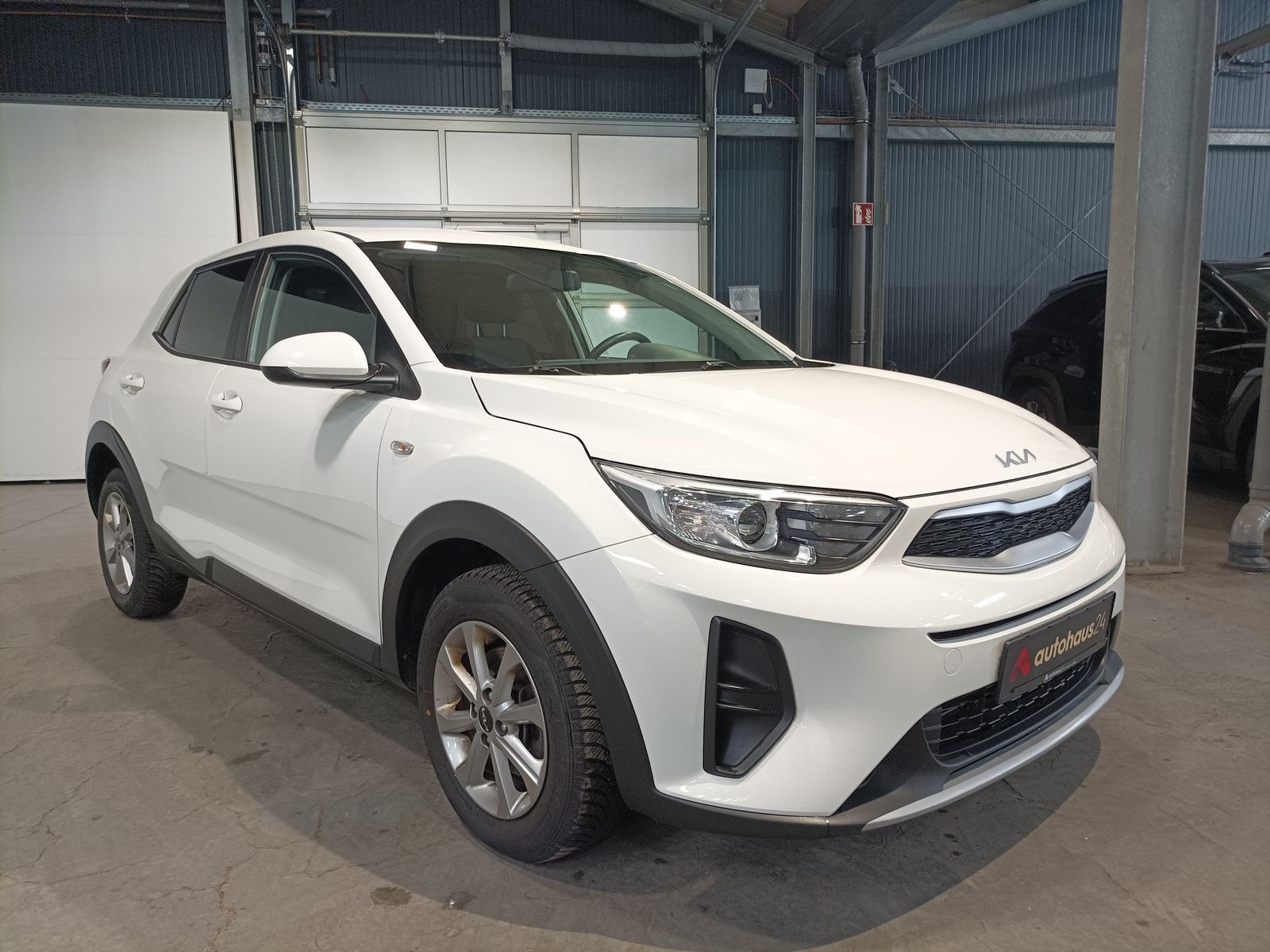 Kia Stonic SUV / Crossover / Geländewagen KIA Stonic 1.0 T-GDI 100 Edition 7 Sports Utility Vehicle #1
