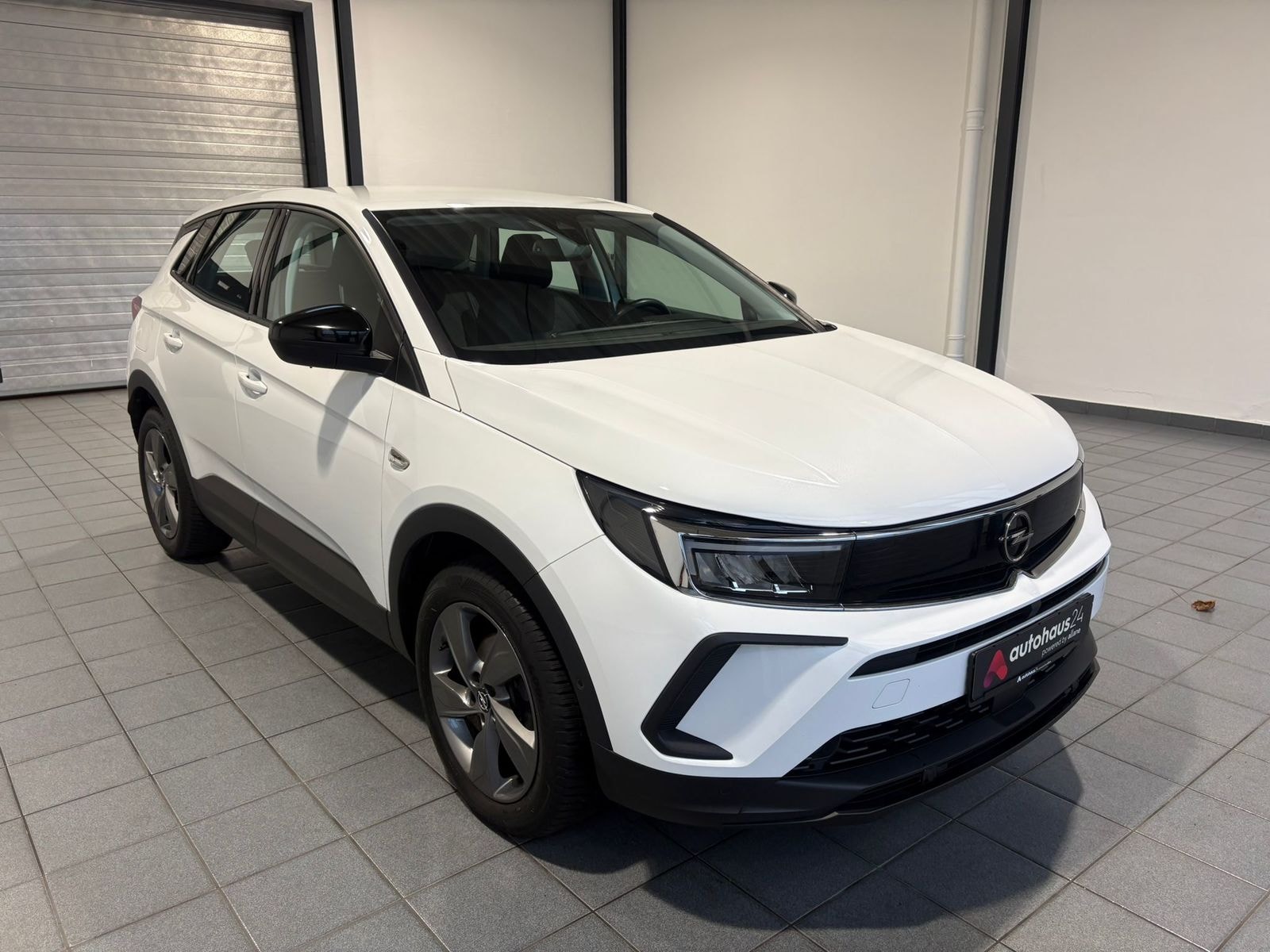 Opel Grandland X SUV / Crossover / Geländewagen OPEL Grandland 1.5 Diesel 96kW Business Edition Auto Sports Utility Vehicle #1