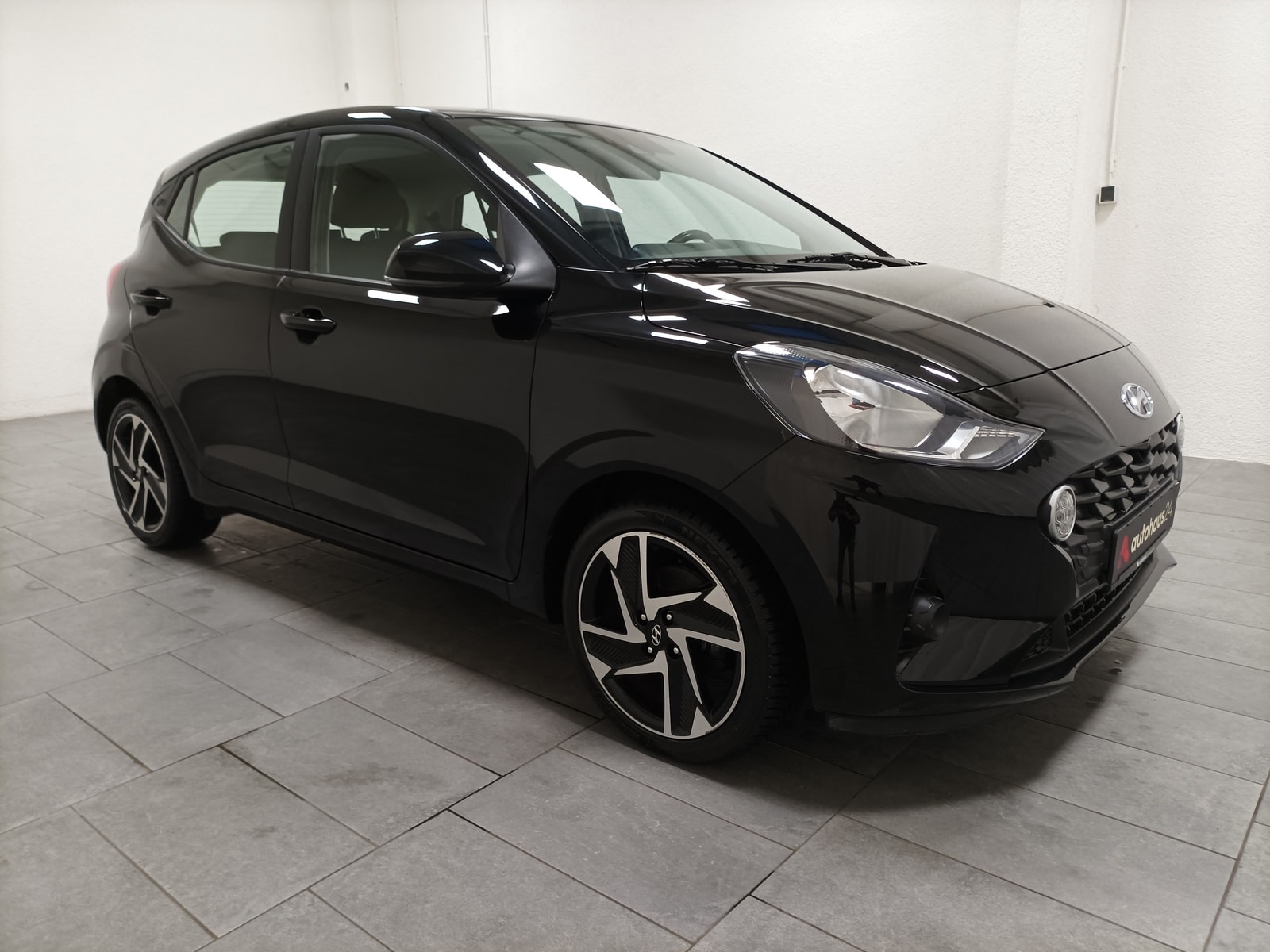 Hyundai i10 Limousine HYUNDAI i10 1.2 Trend Schräghecklimousine #1